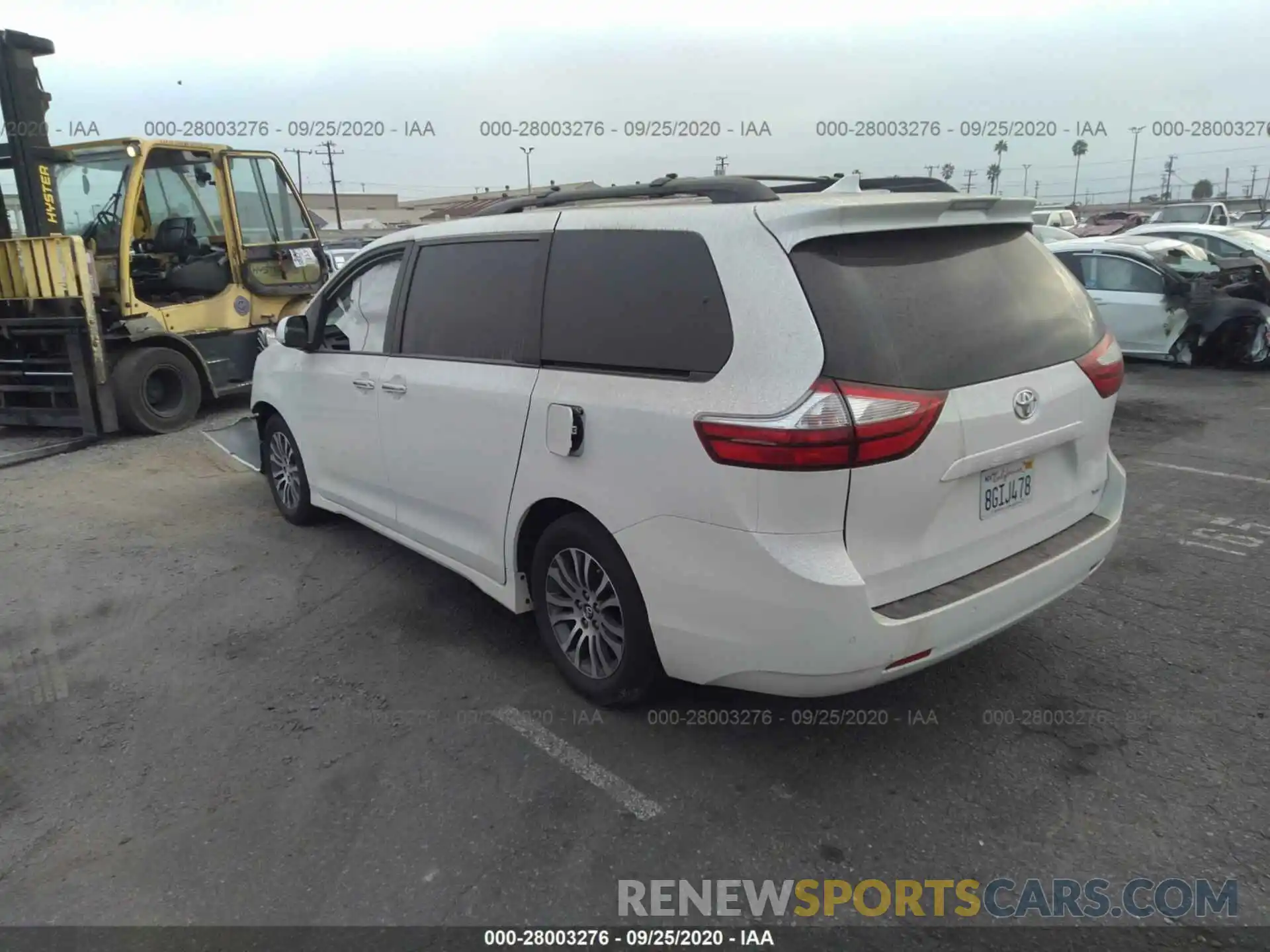 3 Photograph of a damaged car 5TDYZ3DC5KS971929 TOYOTA SIENNA 2019