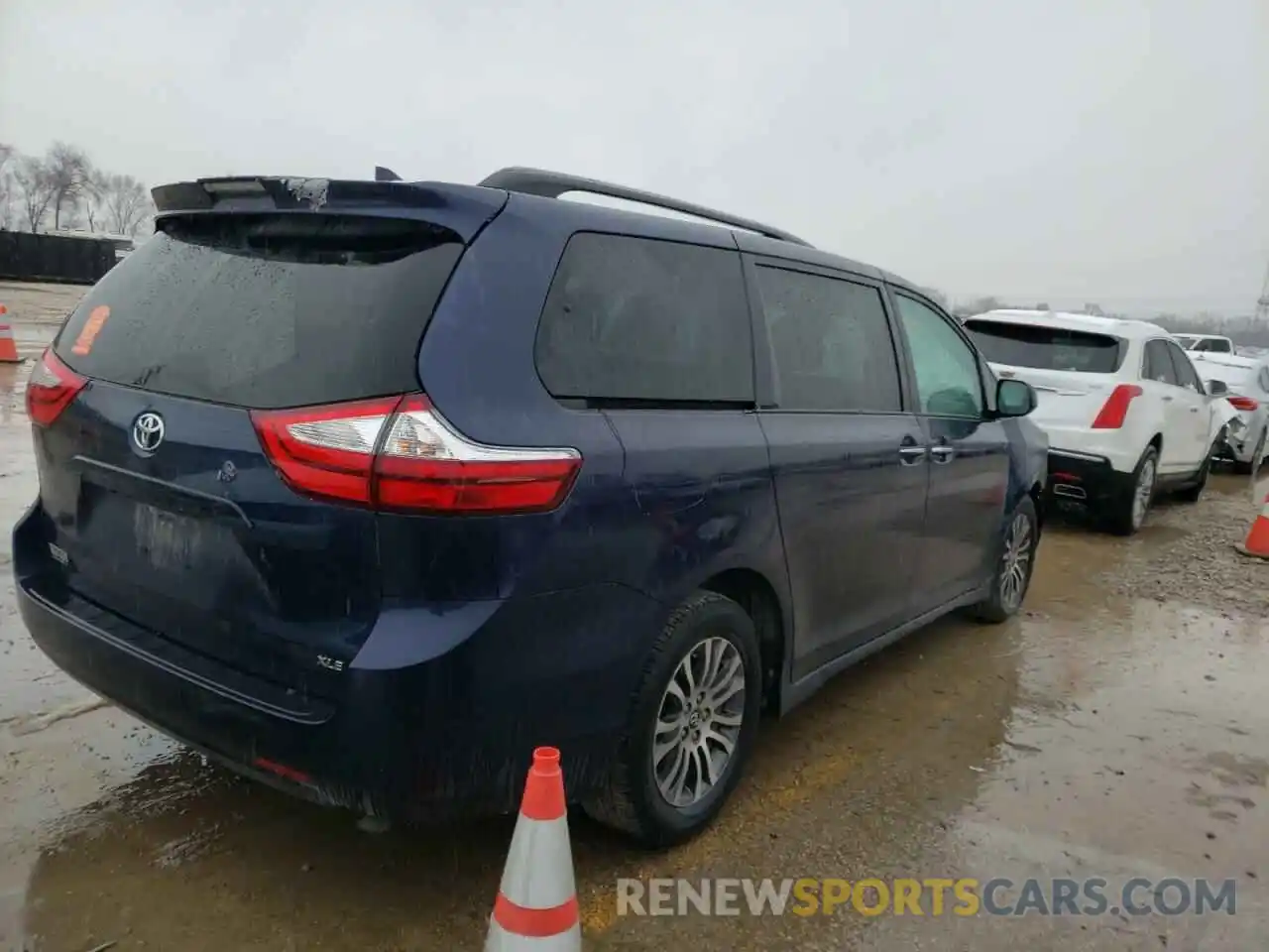 3 Фотография поврежденного автомобиля 5TDYZ3DC5KS978315 TOYOTA SIENNA 2019