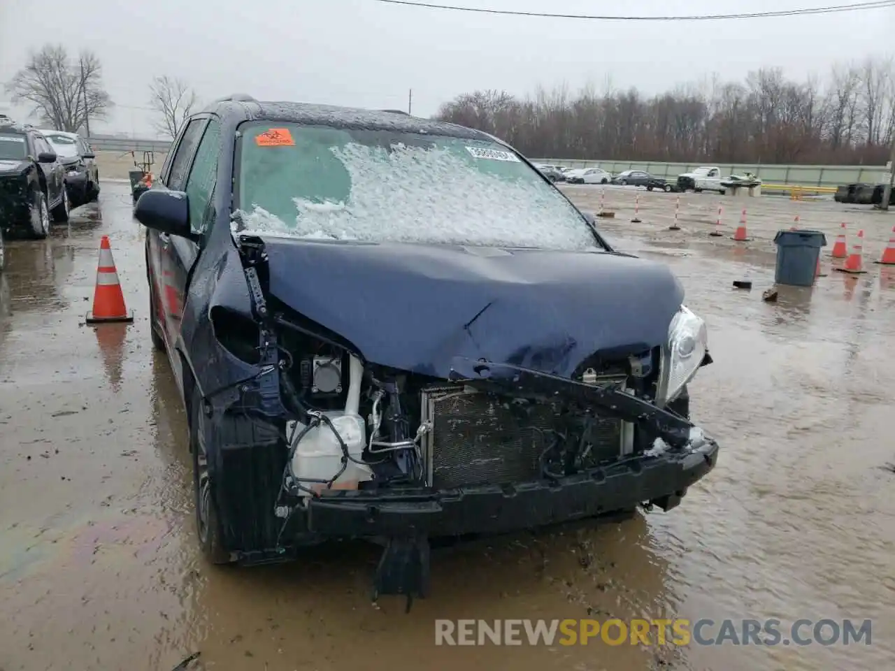 5 Photograph of a damaged car 5TDYZ3DC5KS978315 TOYOTA SIENNA 2019