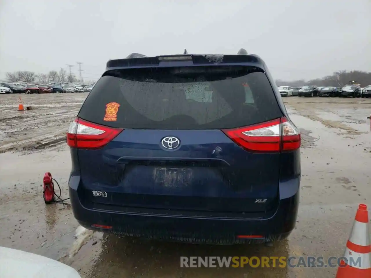 6 Photograph of a damaged car 5TDYZ3DC5KS978315 TOYOTA SIENNA 2019