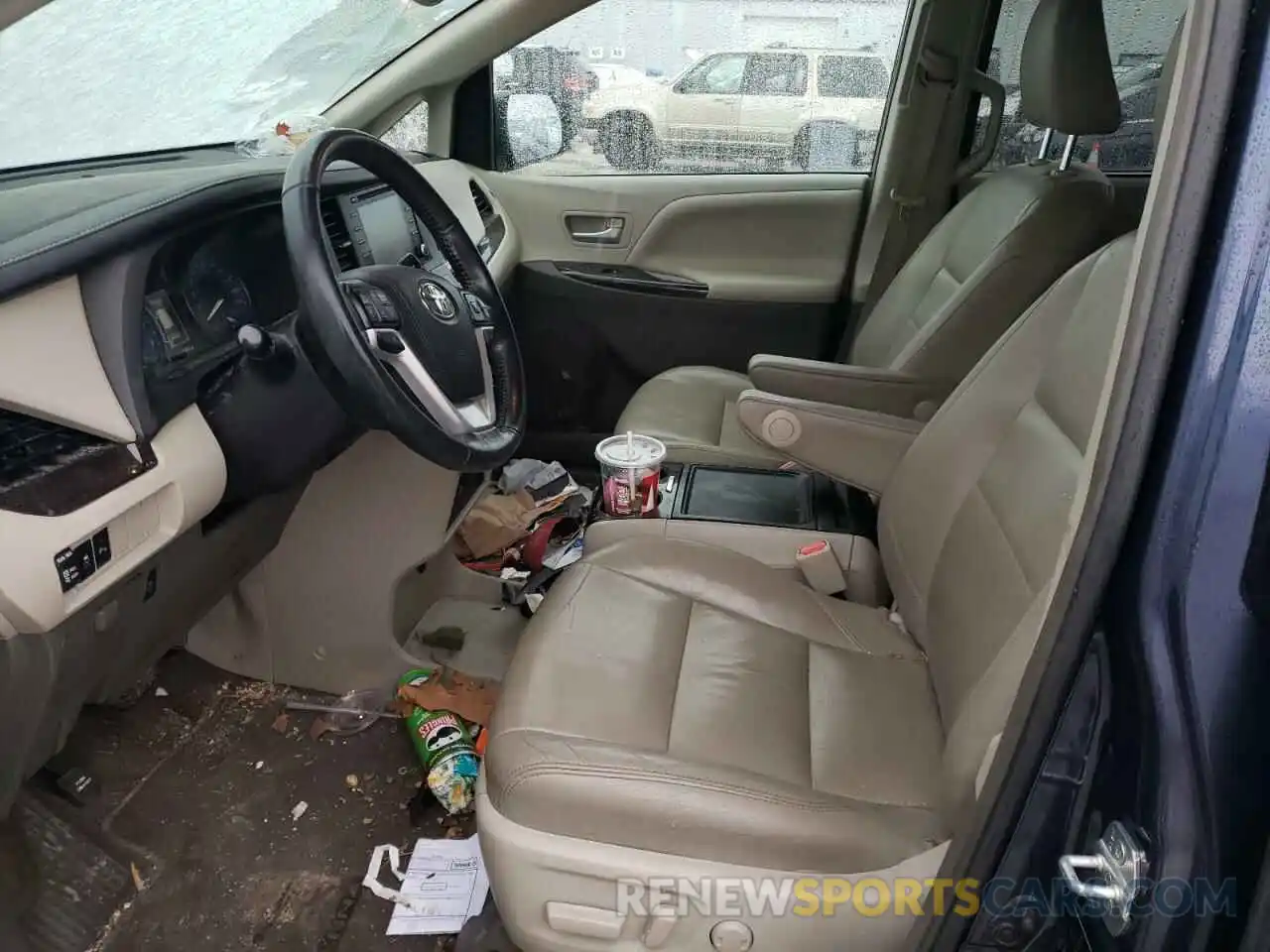 7 Photograph of a damaged car 5TDYZ3DC5KS978315 TOYOTA SIENNA 2019