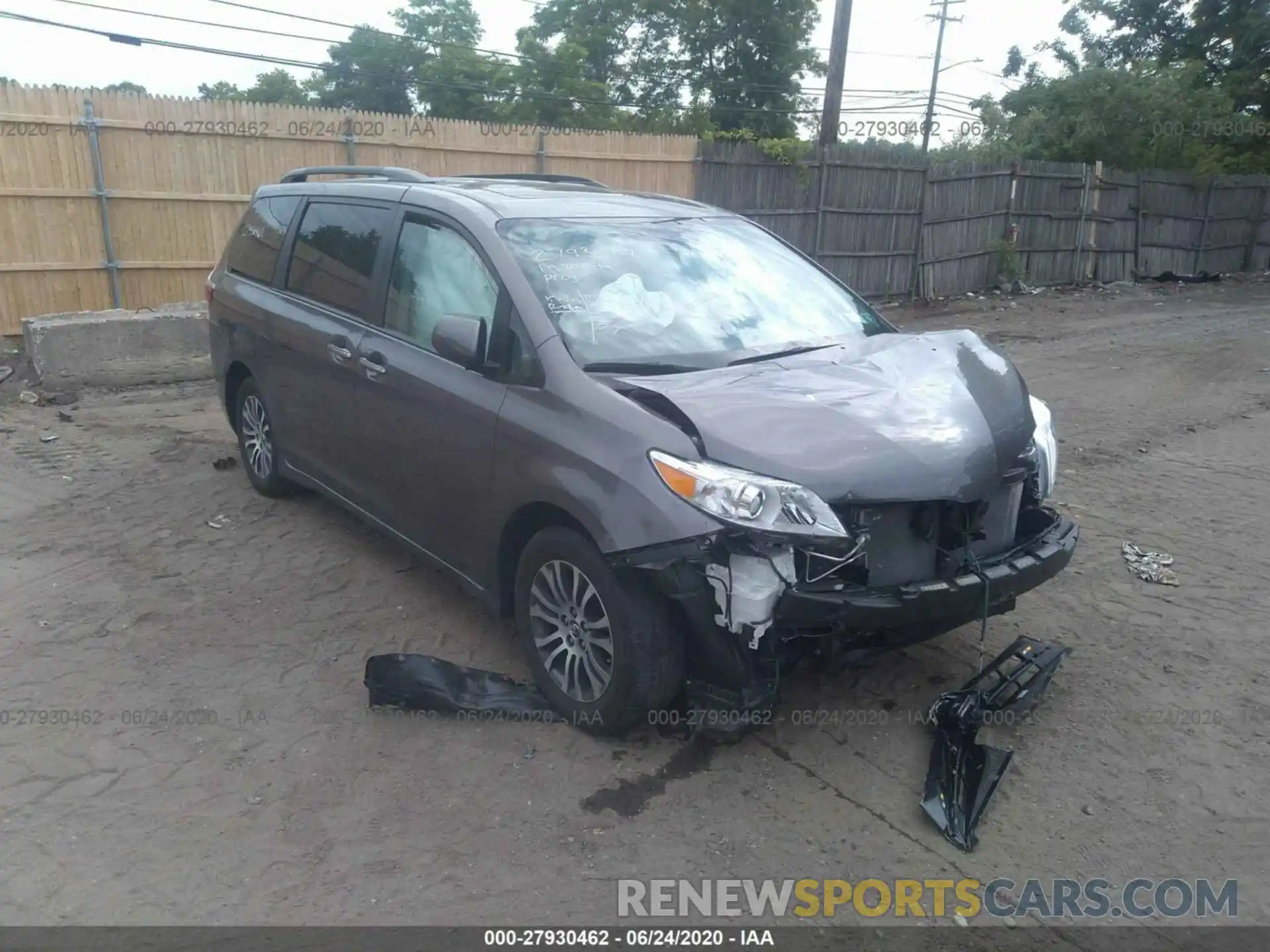 1 Photograph of a damaged car 5TDYZ3DC5KS978329 TOYOTA SIENNA 2019