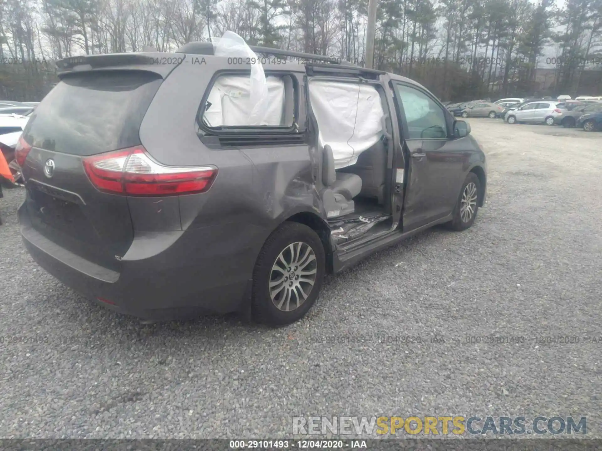 4 Photograph of a damaged car 5TDYZ3DC5KS980274 TOYOTA SIENNA 2019