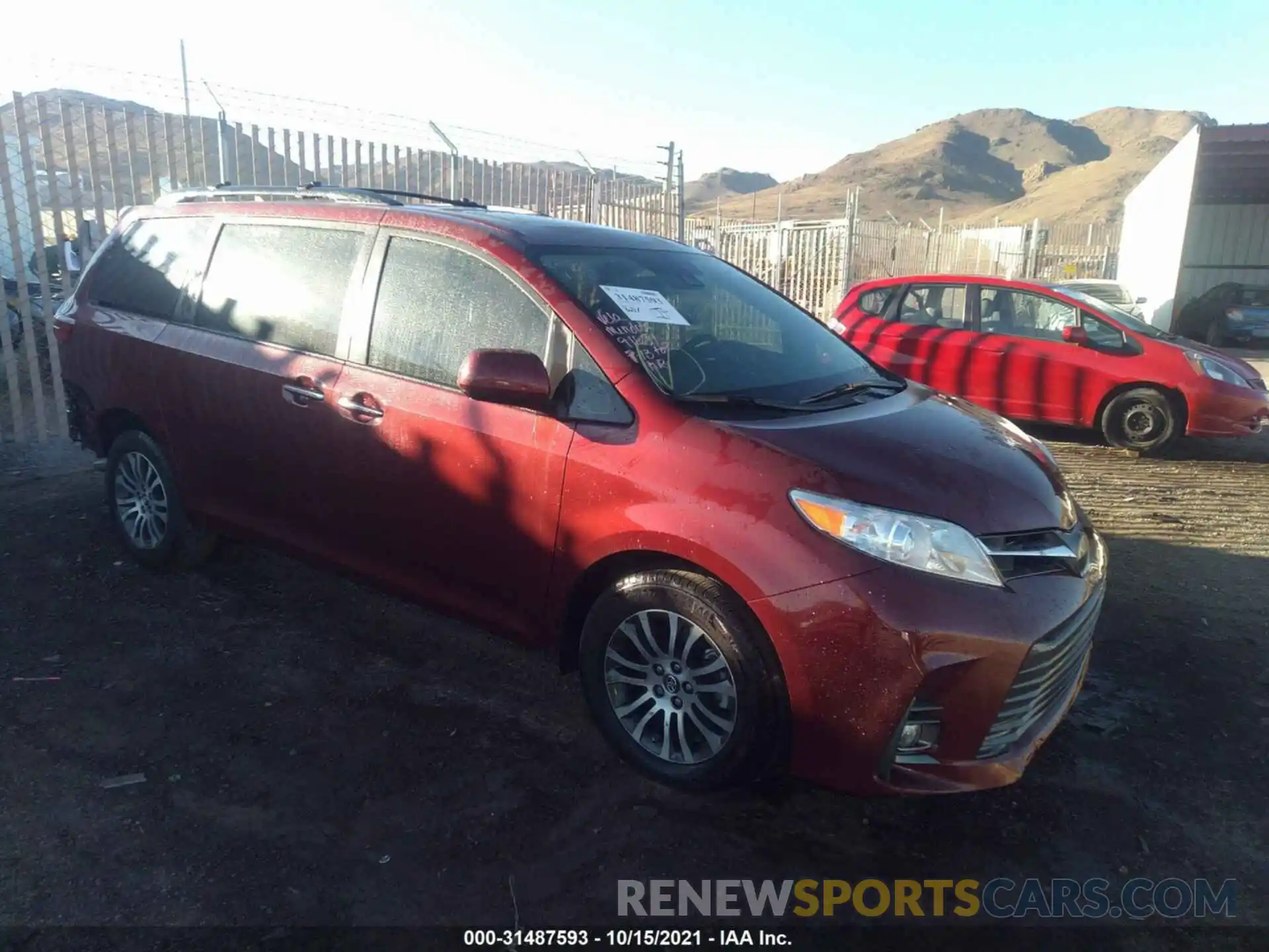 1 Photograph of a damaged car 5TDYZ3DC5KS981215 TOYOTA SIENNA 2019