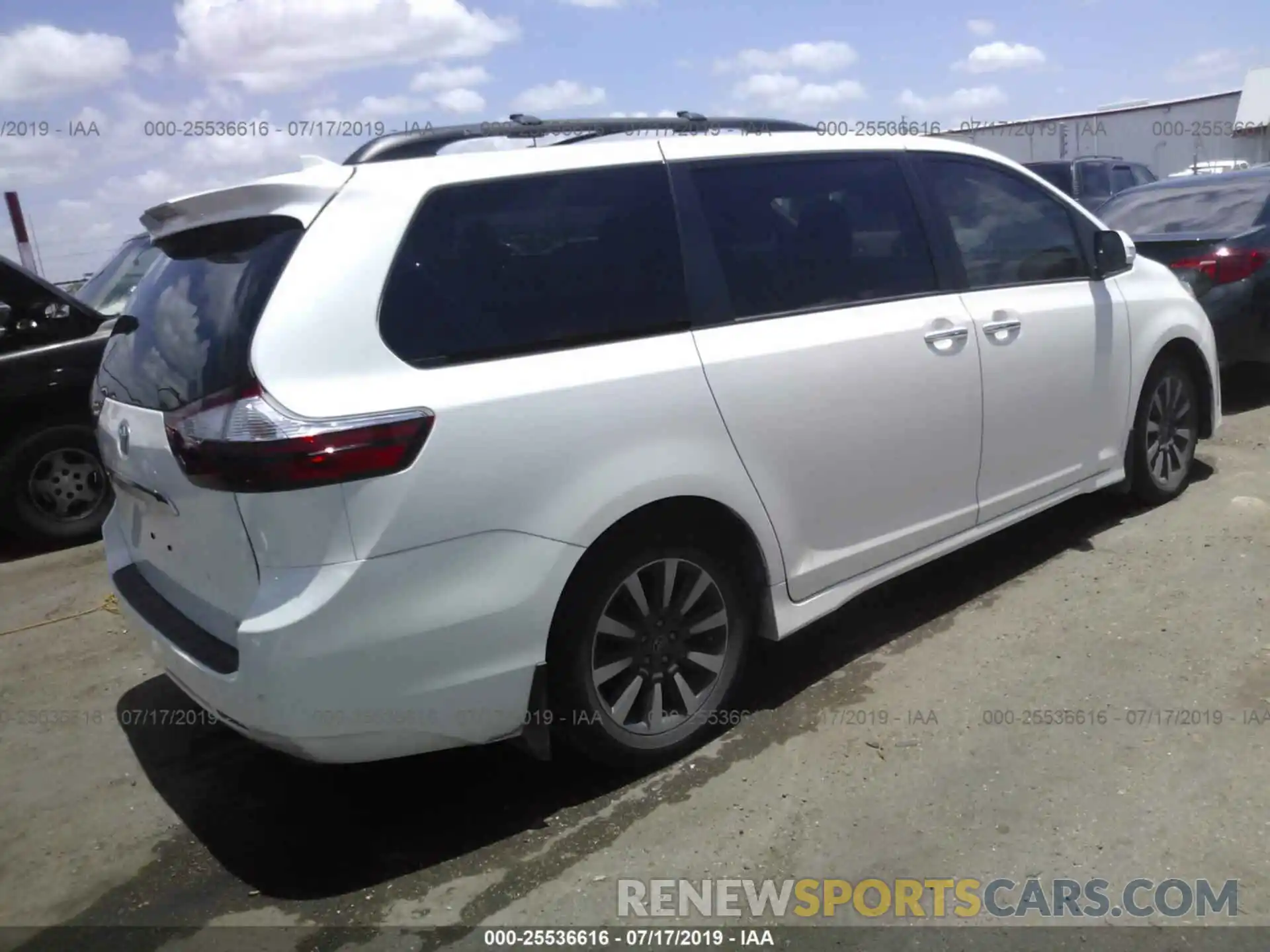 4 Фотография поврежденного автомобиля 5TDYZ3DC5KS984776 TOYOTA SIENNA 2019