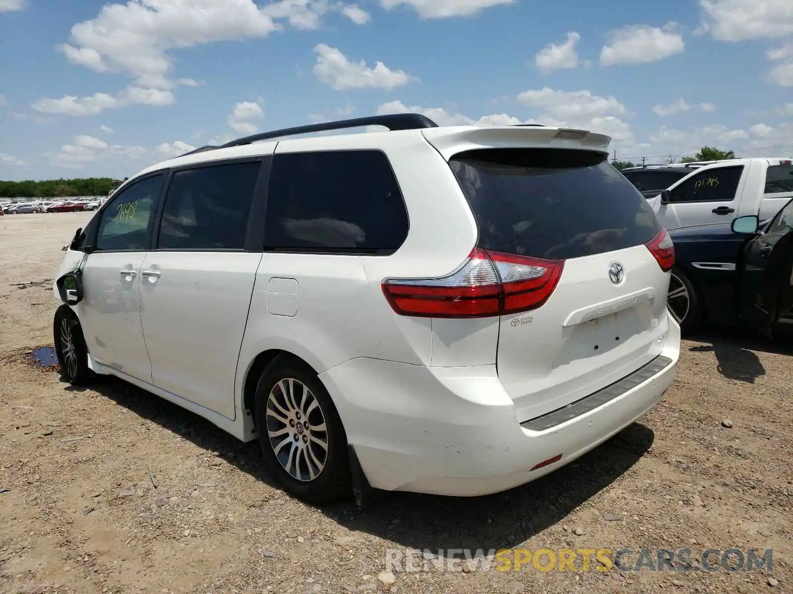 3 Фотография поврежденного автомобиля 5TDYZ3DC5KS986043 TOYOTA SIENNA 2019