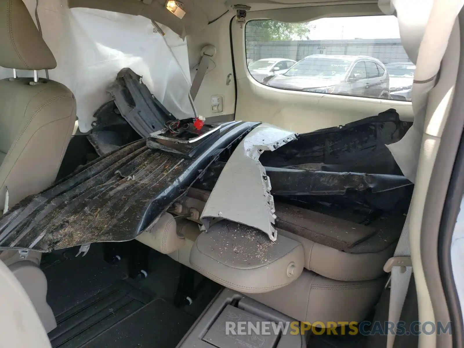 9 Photograph of a damaged car 5TDYZ3DC5KS986043 TOYOTA SIENNA 2019