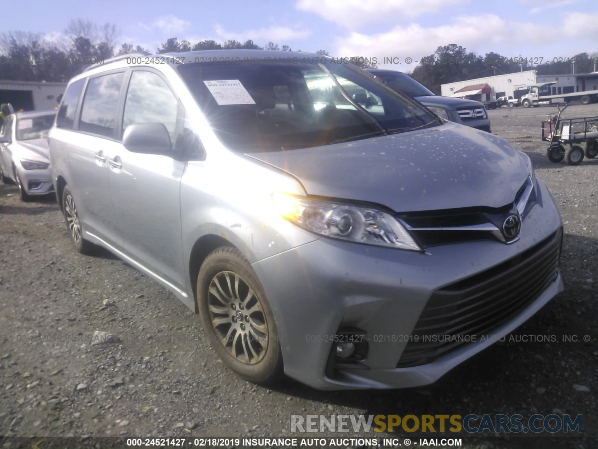 1 Photograph of a damaged car 5TDYZ3DC5KS986480 TOYOTA SIENNA 2019