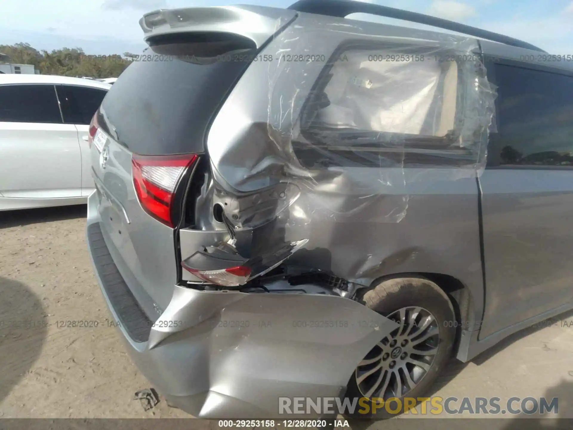 6 Photograph of a damaged car 5TDYZ3DC5KS989184 TOYOTA SIENNA 2019