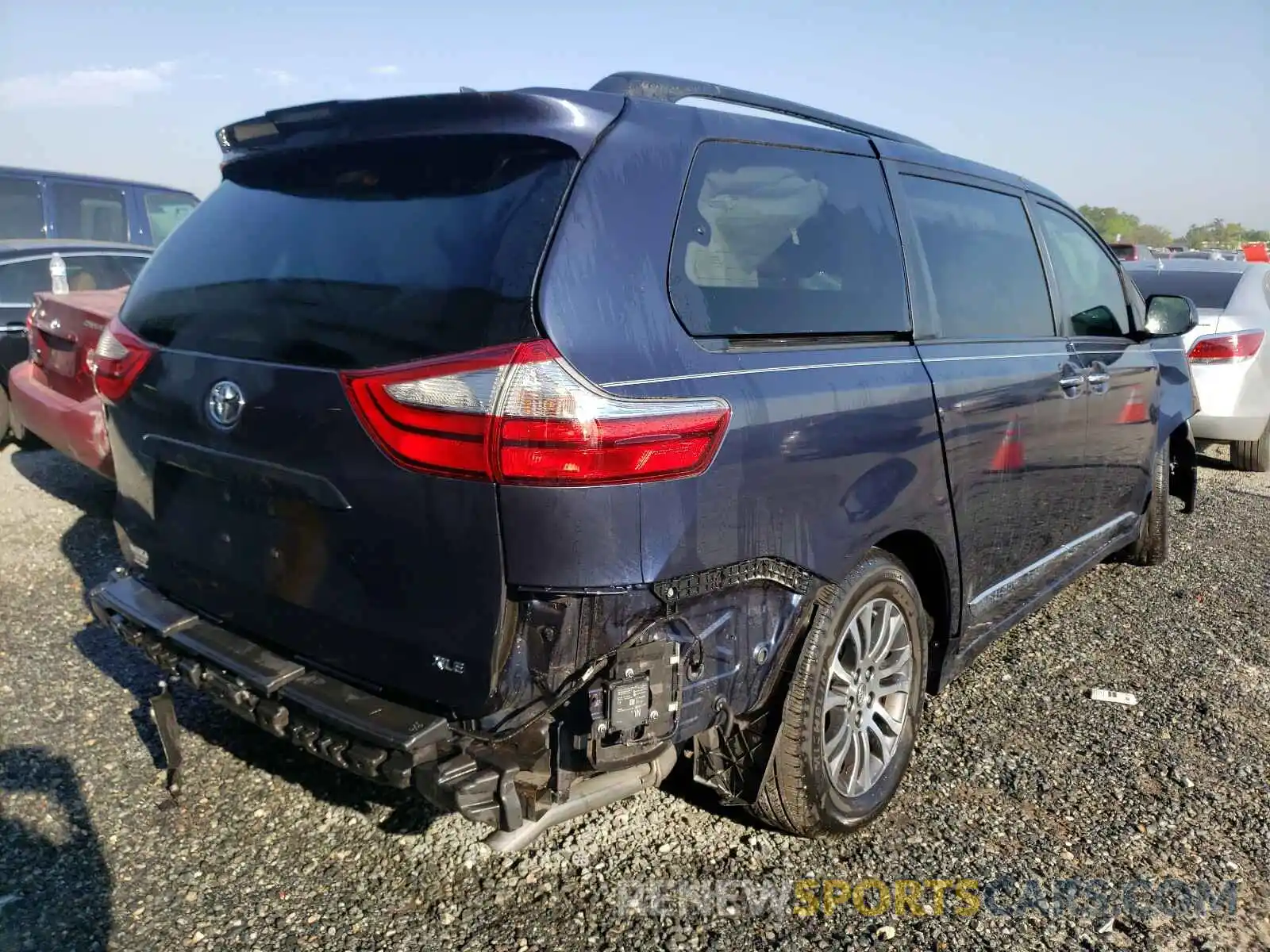 4 Фотография поврежденного автомобиля 5TDYZ3DC5KS989525 TOYOTA SIENNA 2019