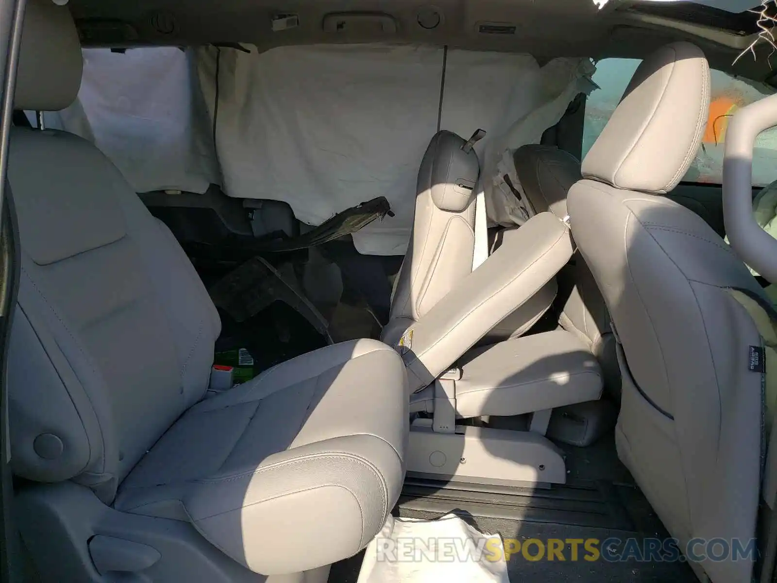 6 Photograph of a damaged car 5TDYZ3DC5KS989525 TOYOTA SIENNA 2019