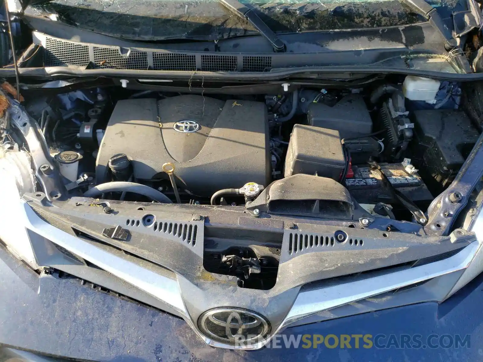 7 Photograph of a damaged car 5TDYZ3DC5KS989525 TOYOTA SIENNA 2019