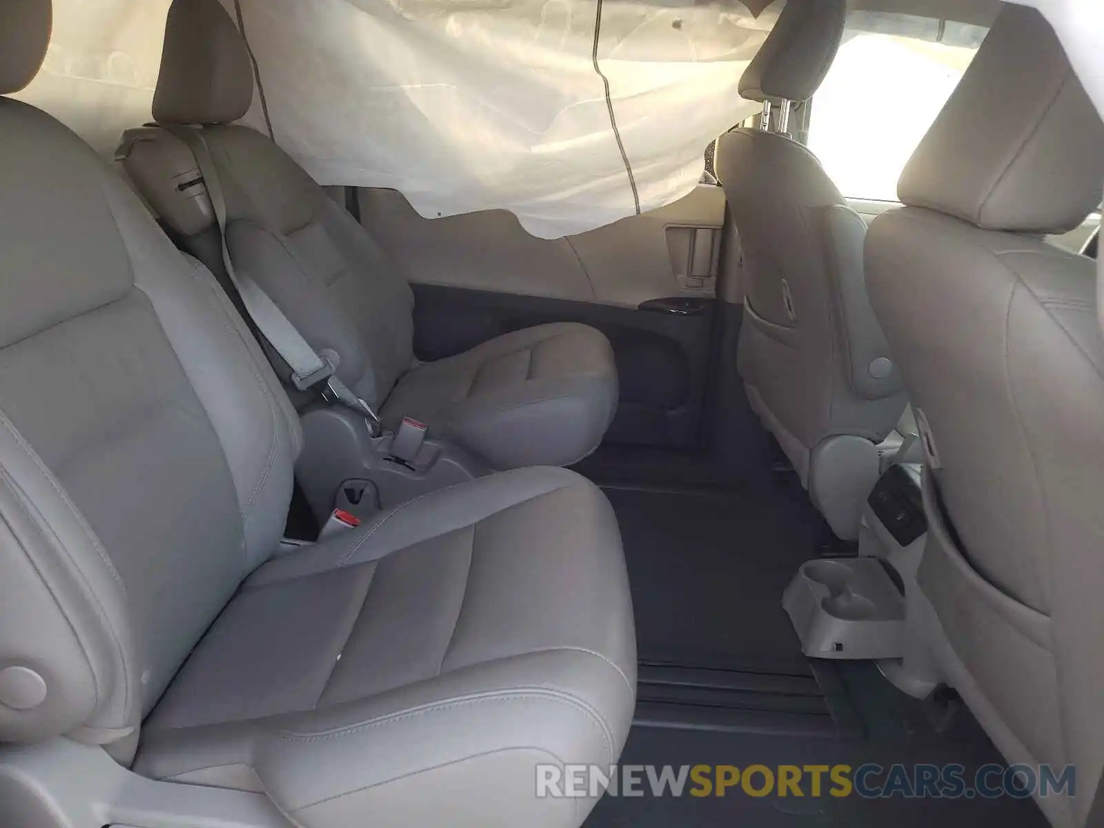 6 Photograph of a damaged car 5TDYZ3DC5KS990335 TOYOTA SIENNA 2019