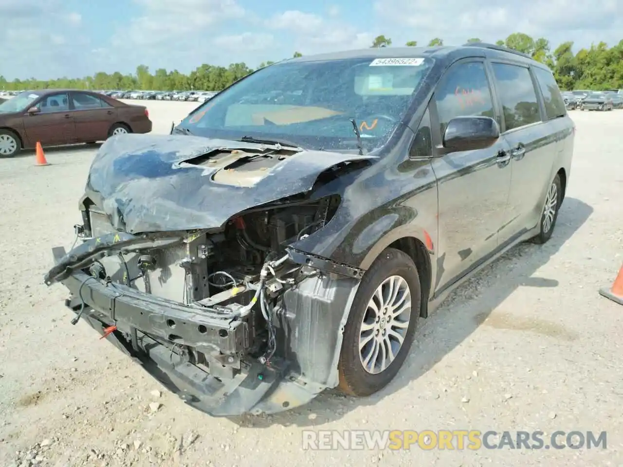 2 Photograph of a damaged car 5TDYZ3DC5KS991663 TOYOTA SIENNA 2019