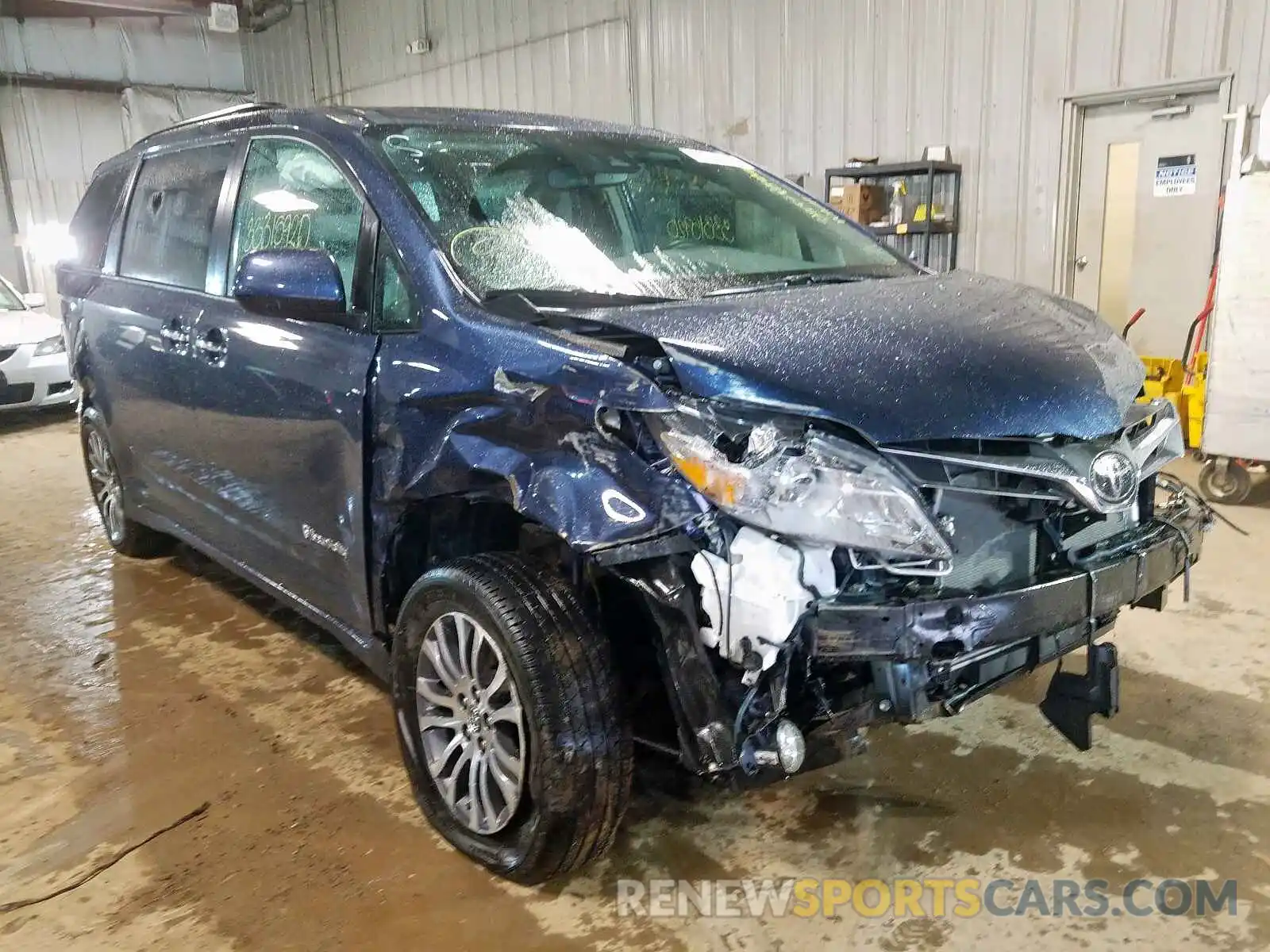 1 Photograph of a damaged car 5TDYZ3DC5KS994238 TOYOTA SIENNA 2019