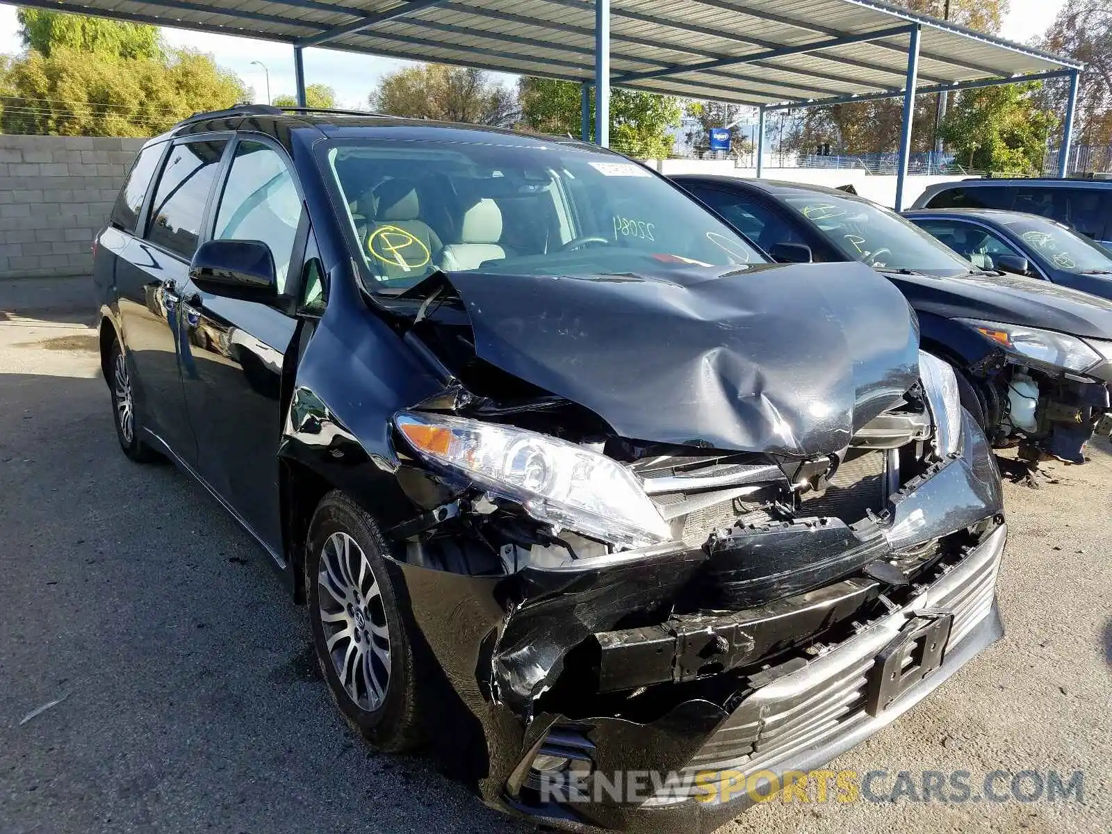 1 Photograph of a damaged car 5TDYZ3DC5KS997883 TOYOTA SIENNA 2019