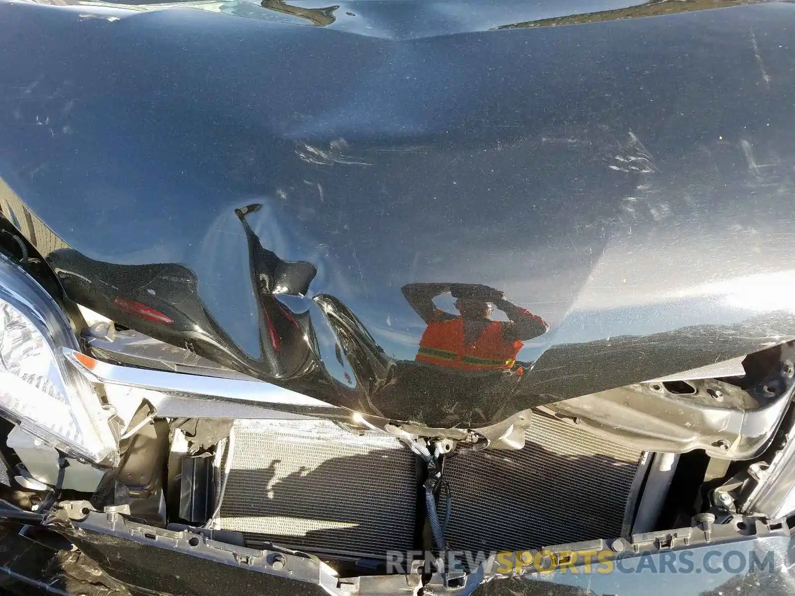 7 Photograph of a damaged car 5TDYZ3DC5KS997883 TOYOTA SIENNA 2019