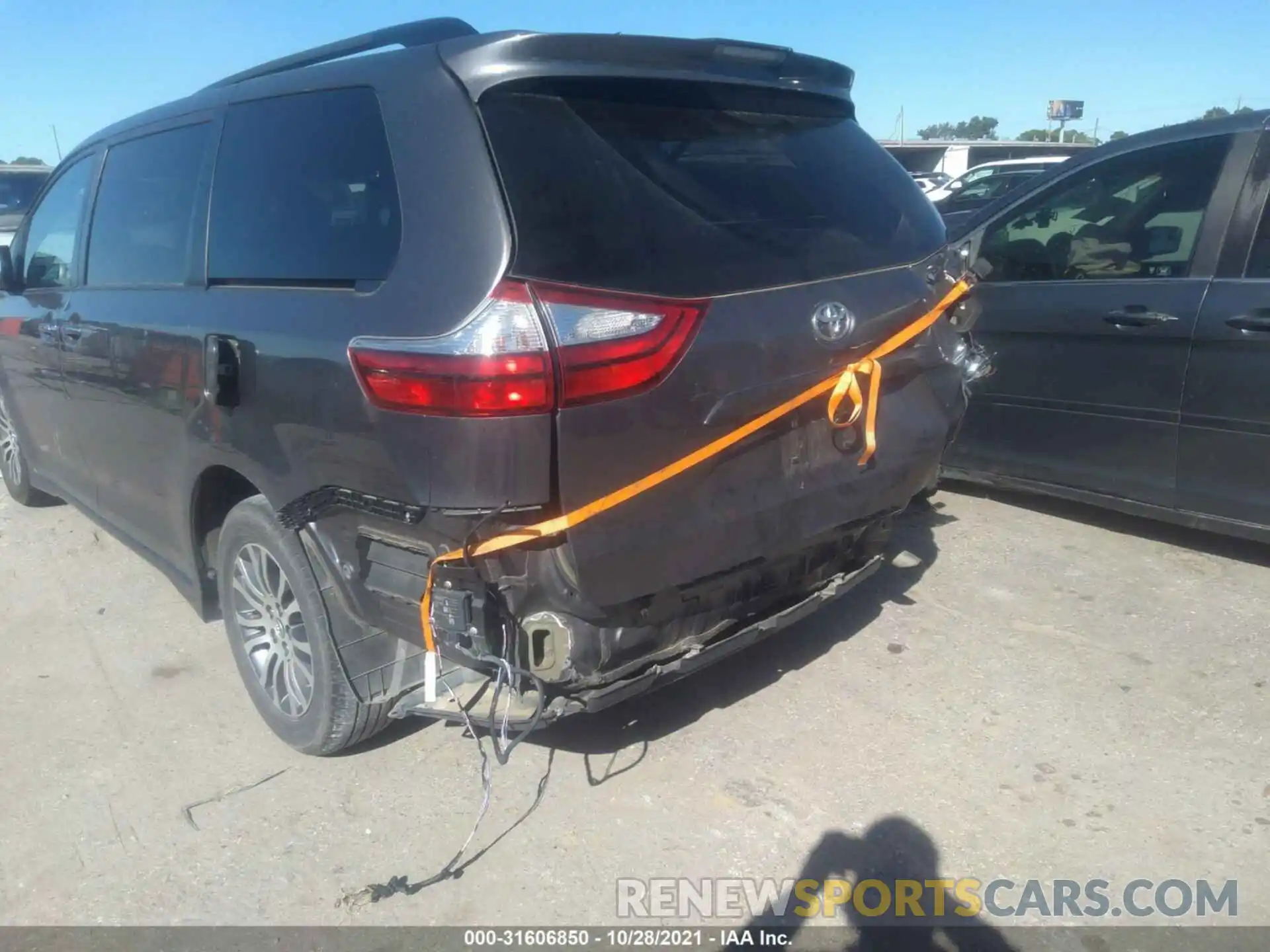 6 Фотография поврежденного автомобиля 5TDYZ3DC5KS998757 TOYOTA SIENNA 2019