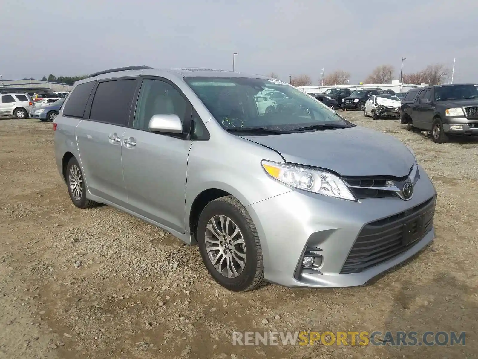 1 Фотография поврежденного автомобиля 5TDYZ3DC6KS002026 TOYOTA SIENNA 2019