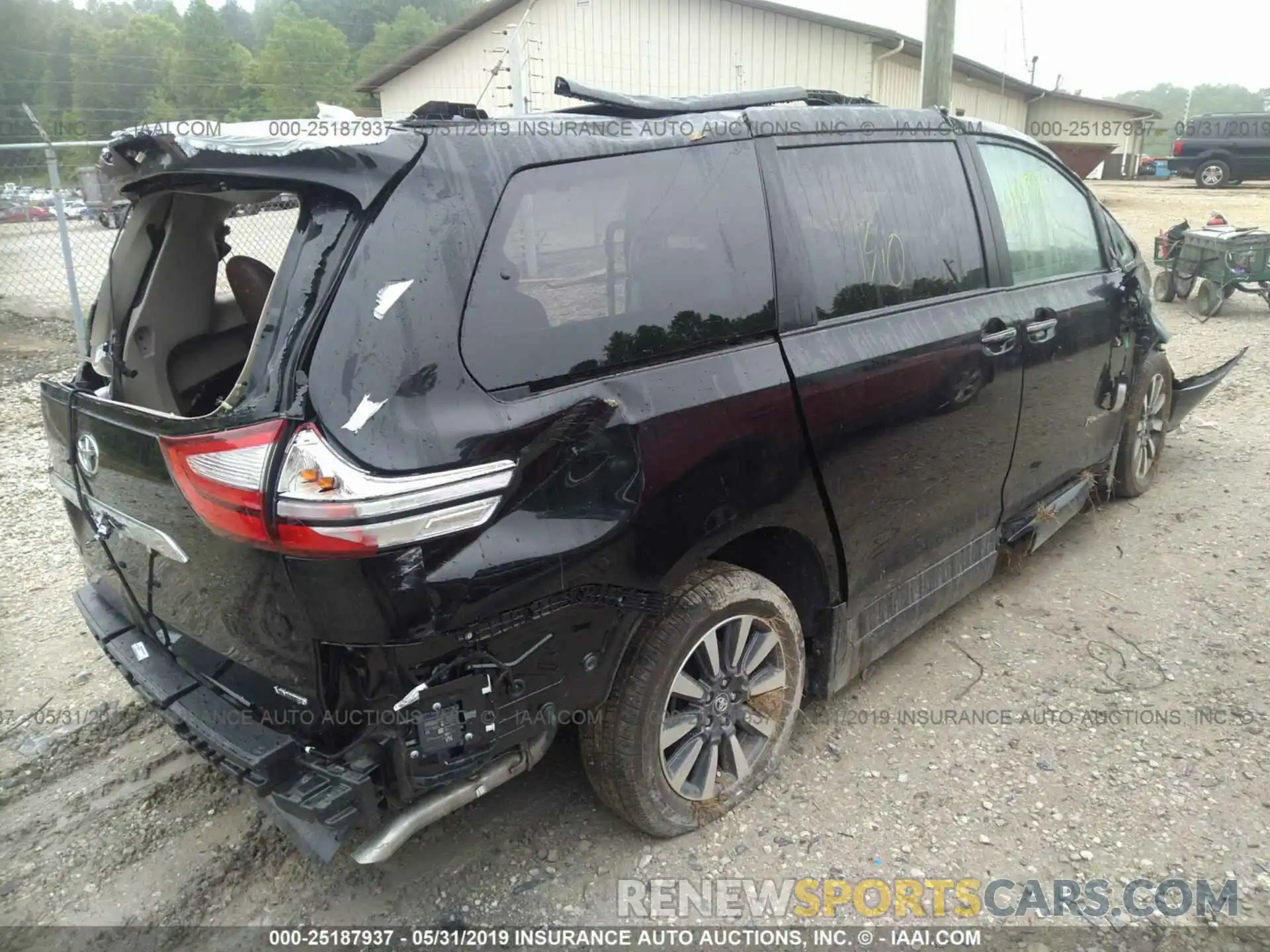 4 Фотография поврежденного автомобиля 5TDYZ3DC6KS002172 TOYOTA SIENNA 2019