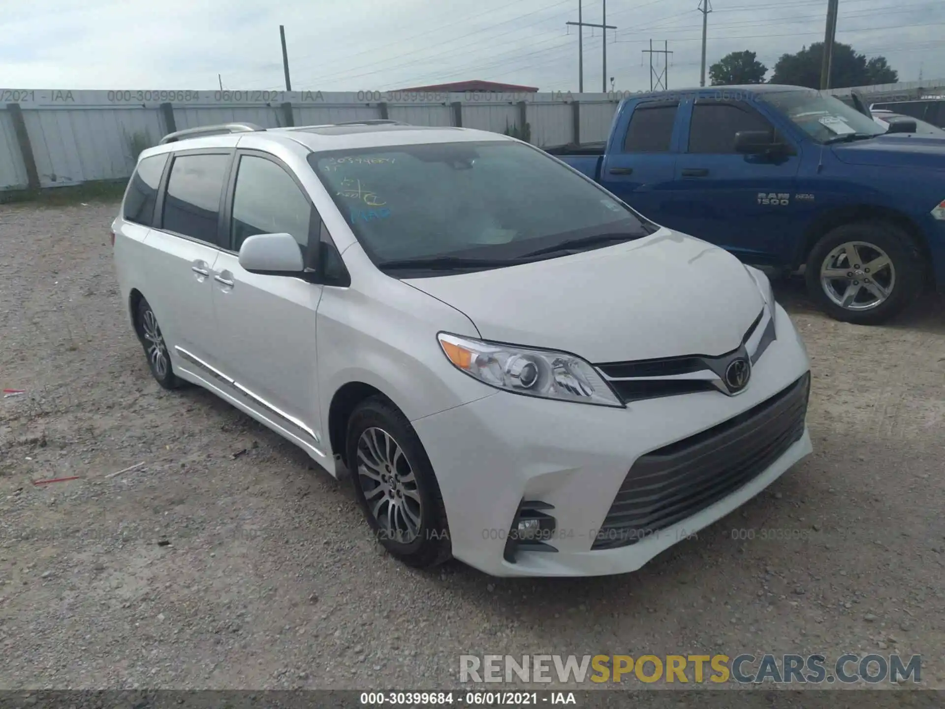 1 Photograph of a damaged car 5TDYZ3DC6KS003855 TOYOTA SIENNA 2019