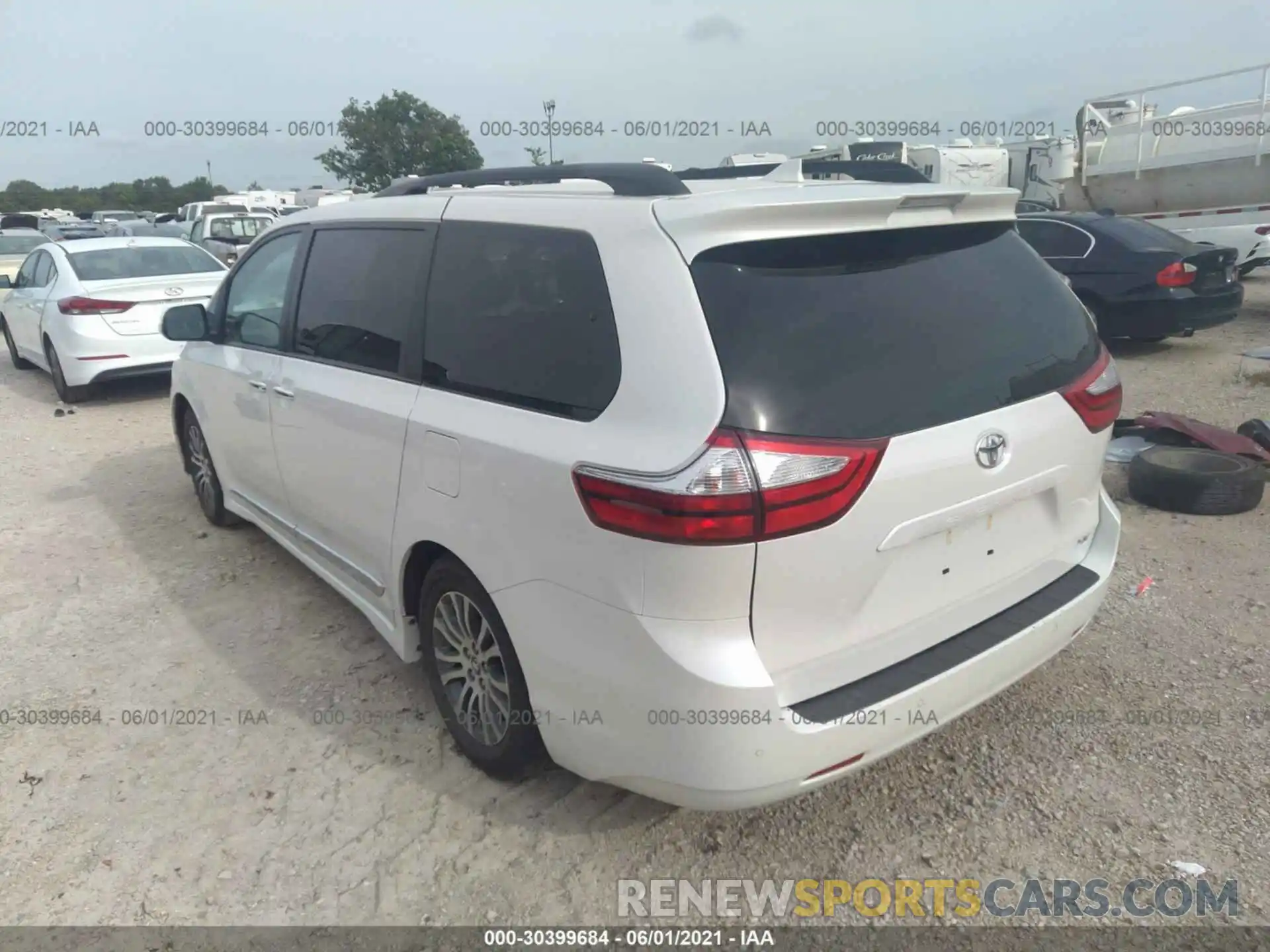 3 Фотография поврежденного автомобиля 5TDYZ3DC6KS003855 TOYOTA SIENNA 2019