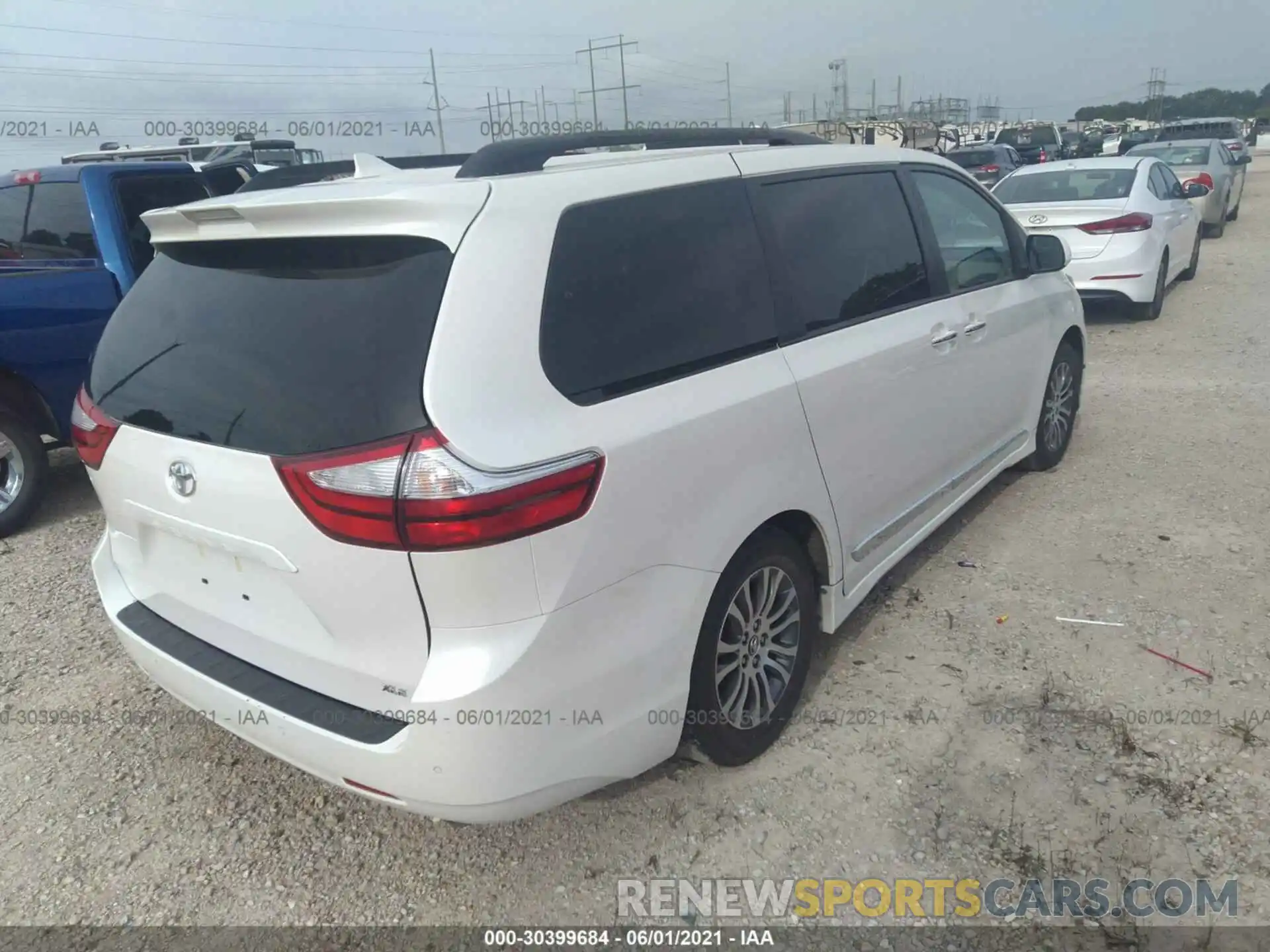 4 Photograph of a damaged car 5TDYZ3DC6KS003855 TOYOTA SIENNA 2019