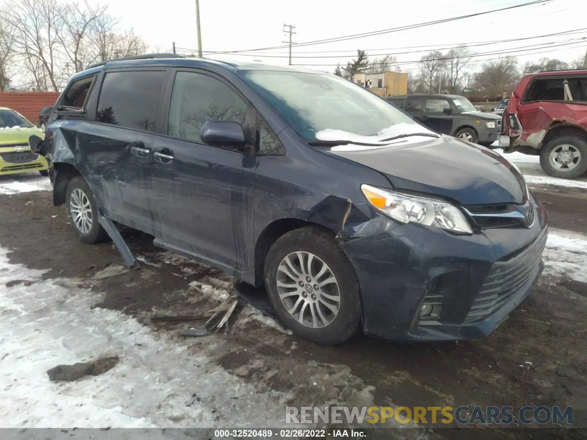 1 Фотография поврежденного автомобиля 5TDYZ3DC6KS005590 TOYOTA SIENNA 2019