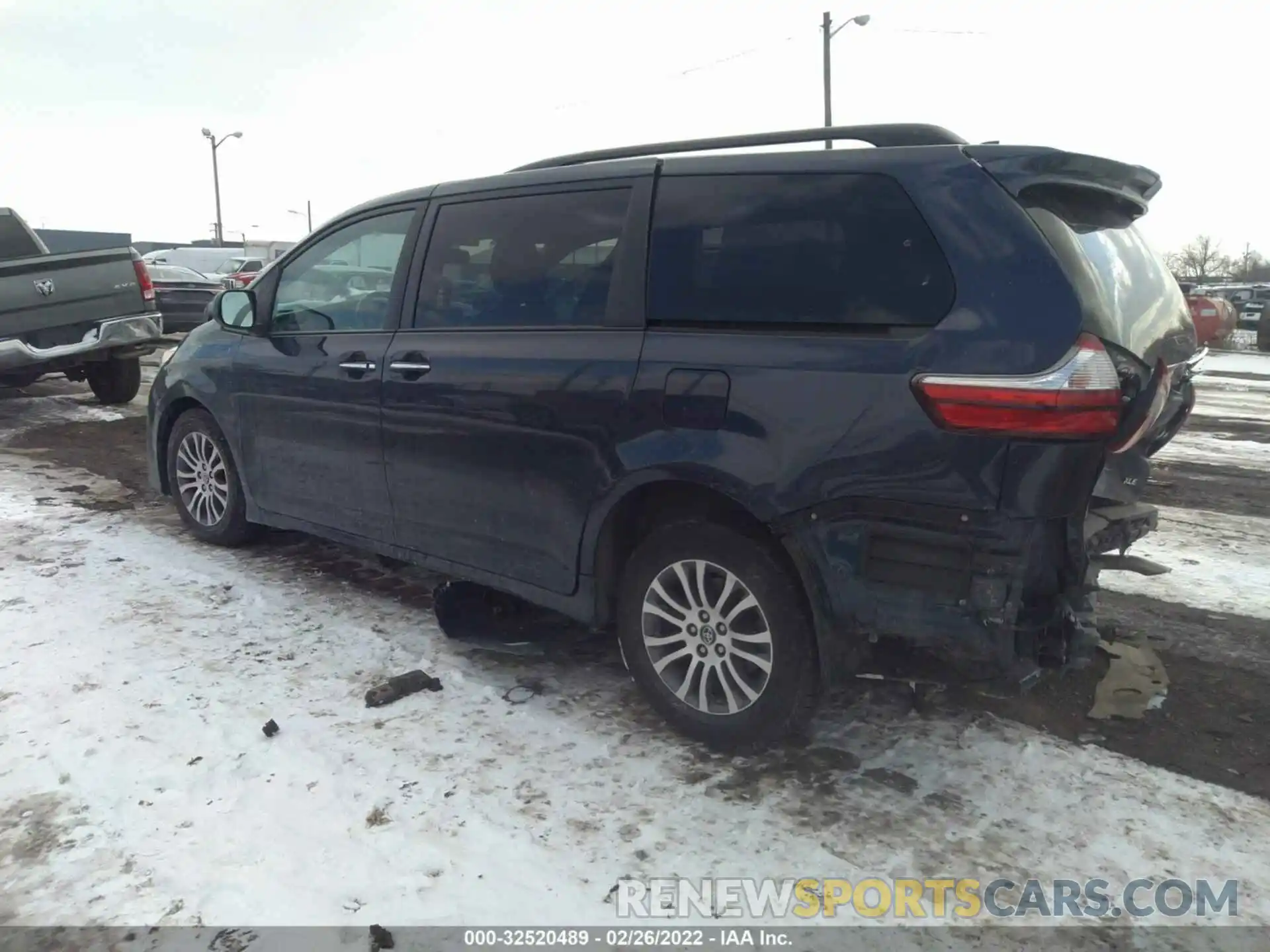 3 Фотография поврежденного автомобиля 5TDYZ3DC6KS005590 TOYOTA SIENNA 2019