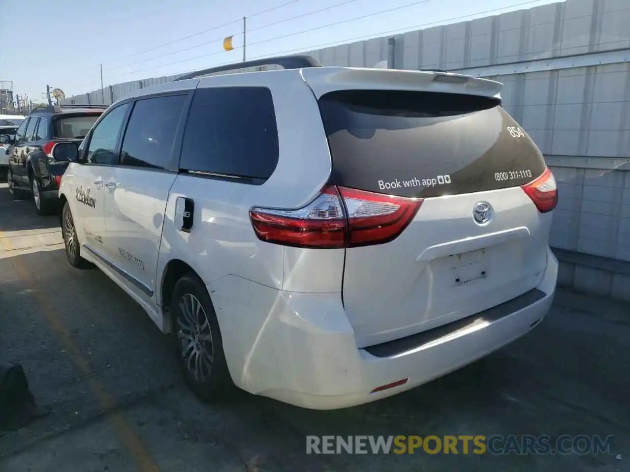 3 Photograph of a damaged car 5TDYZ3DC6KS006285 TOYOTA SIENNA 2019