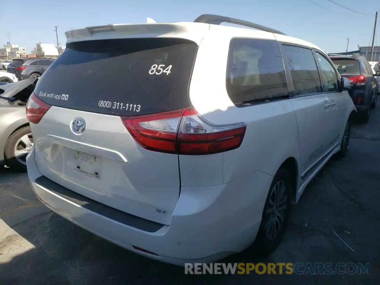 4 Photograph of a damaged car 5TDYZ3DC6KS006285 TOYOTA SIENNA 2019