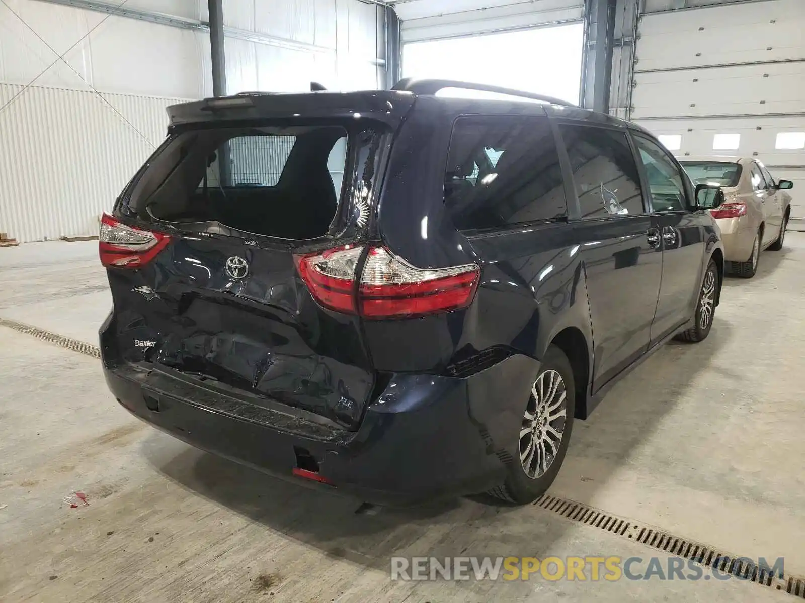 4 Фотография поврежденного автомобиля 5TDYZ3DC6KS006349 TOYOTA SIENNA 2019