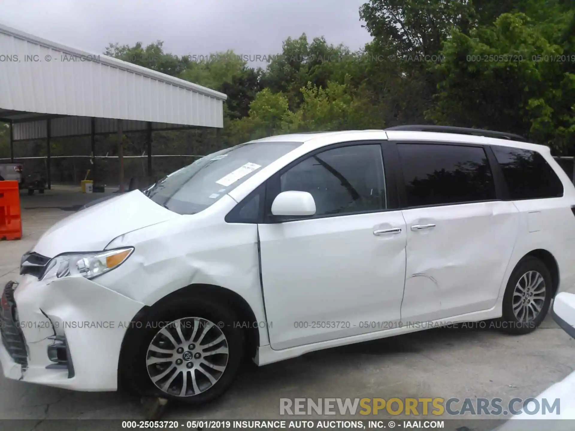 6 Photograph of a damaged car 5TDYZ3DC6KS012118 TOYOTA SIENNA 2019