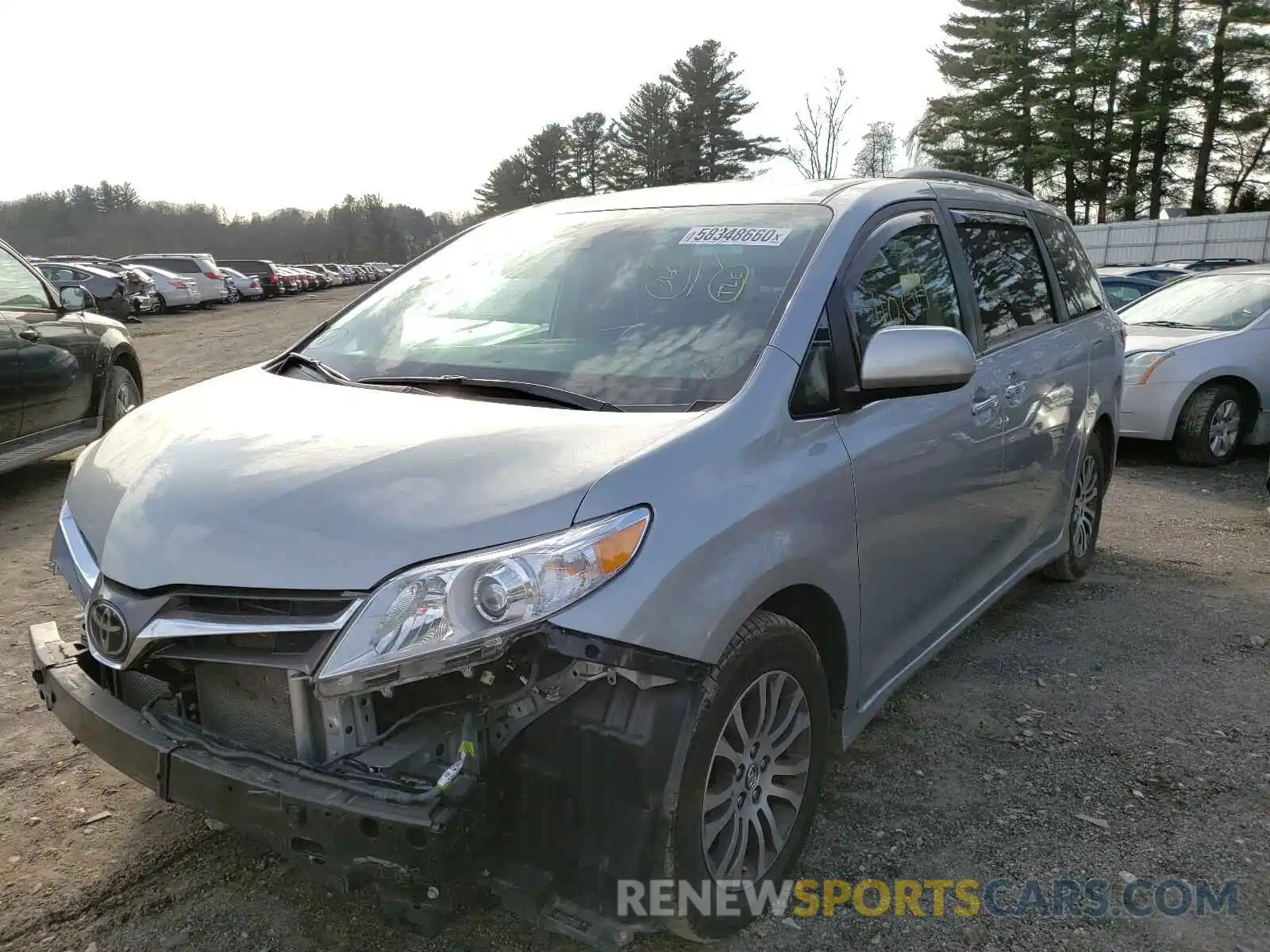 2 Photograph of a damaged car 5TDYZ3DC6KS013320 TOYOTA SIENNA 2019