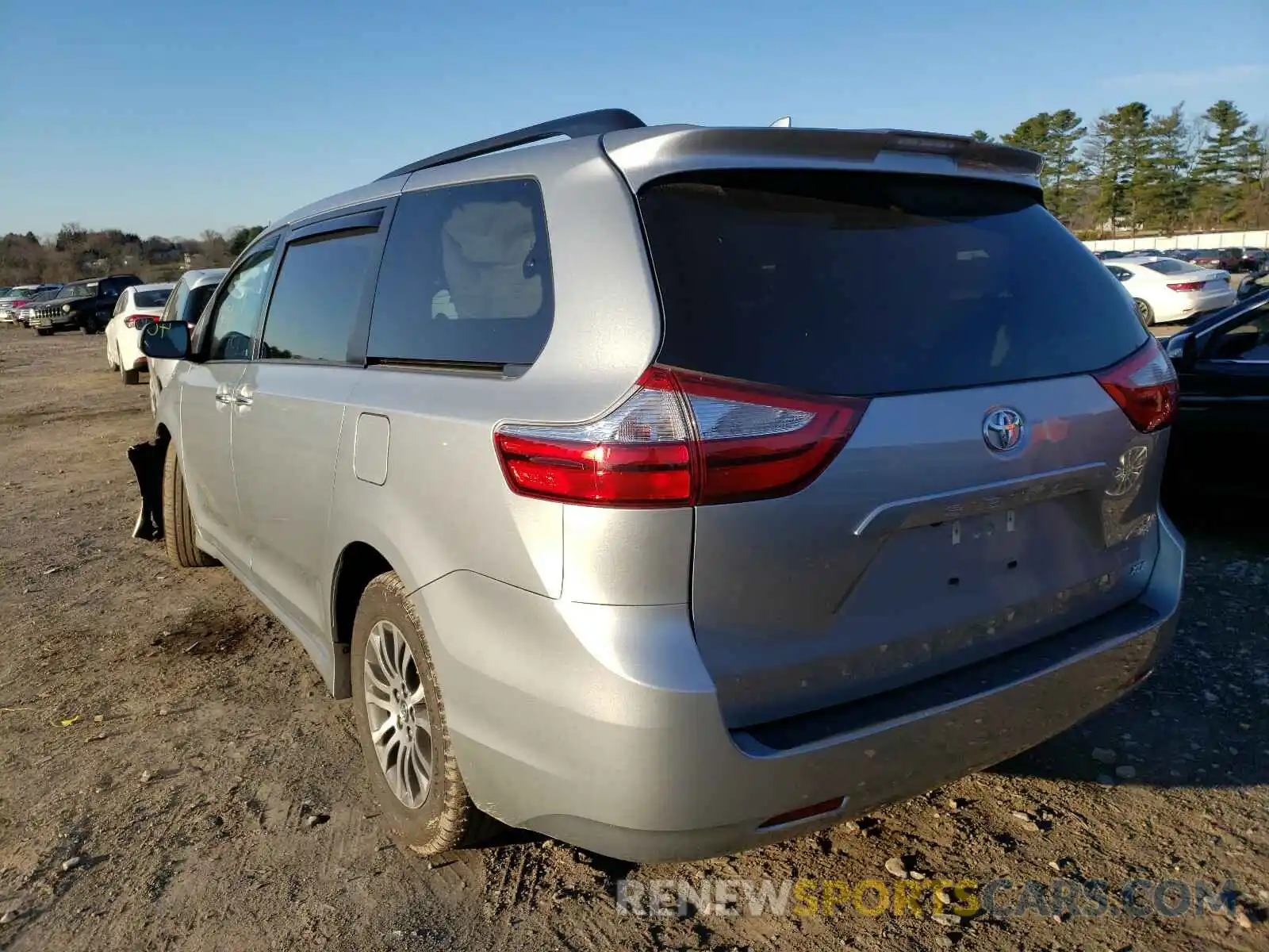 3 Фотография поврежденного автомобиля 5TDYZ3DC6KS013320 TOYOTA SIENNA 2019