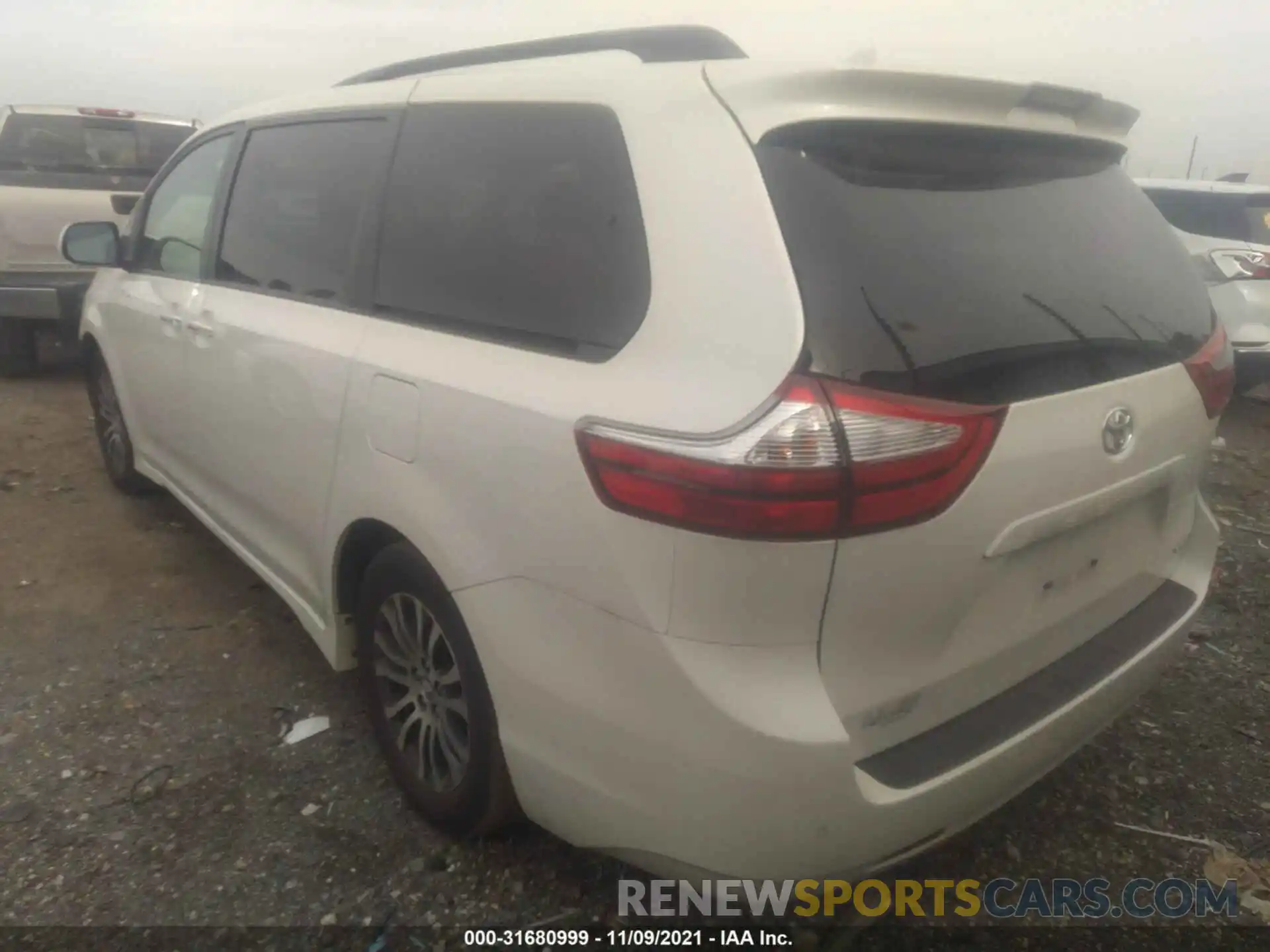 3 Фотография поврежденного автомобиля 5TDYZ3DC6KS013544 TOYOTA SIENNA 2019