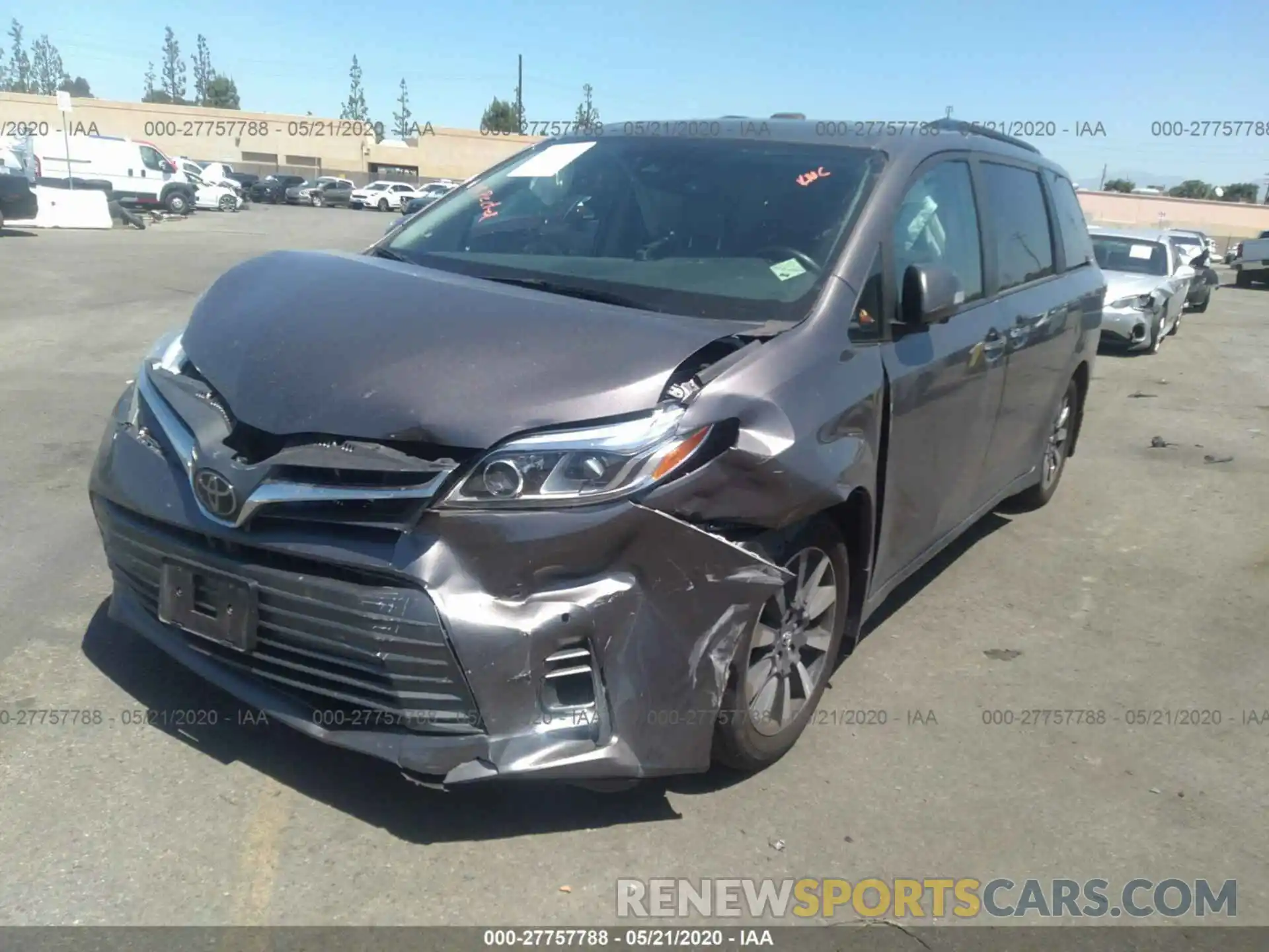 2 Фотография поврежденного автомобиля 5TDYZ3DC6KS015388 TOYOTA SIENNA 2019