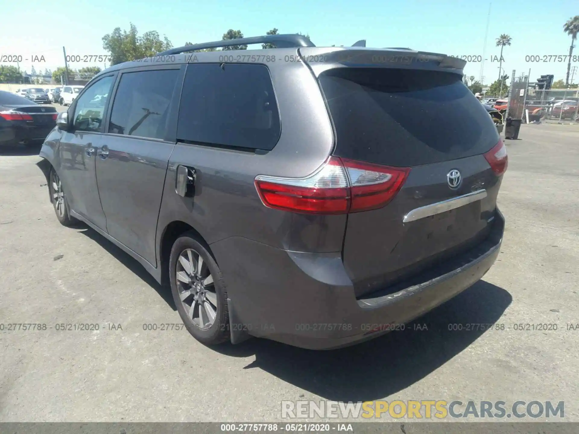 3 Фотография поврежденного автомобиля 5TDYZ3DC6KS015388 TOYOTA SIENNA 2019