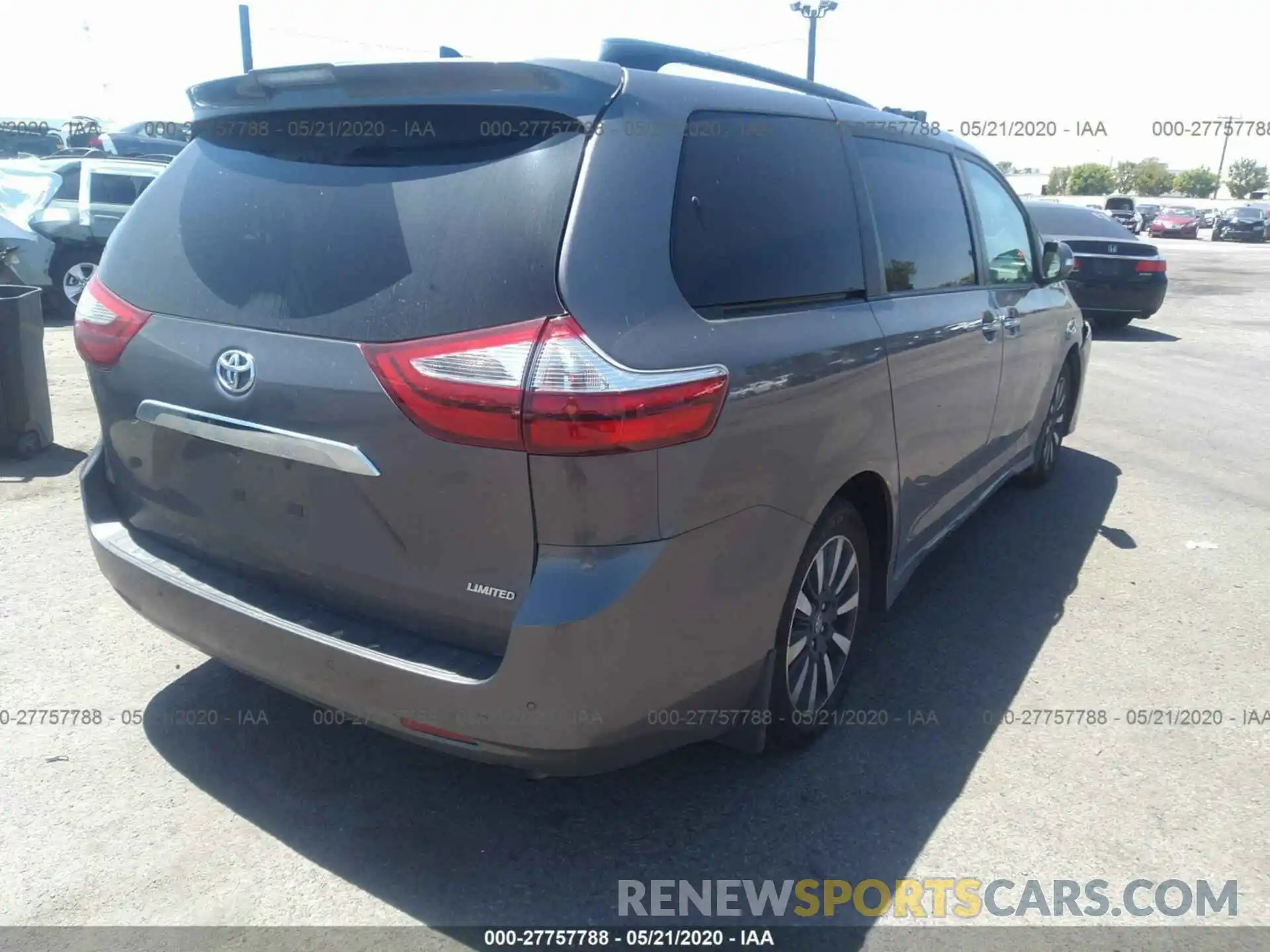 4 Фотография поврежденного автомобиля 5TDYZ3DC6KS015388 TOYOTA SIENNA 2019