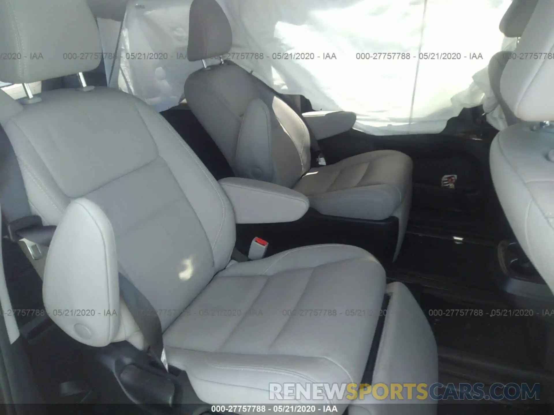 8 Photograph of a damaged car 5TDYZ3DC6KS015388 TOYOTA SIENNA 2019