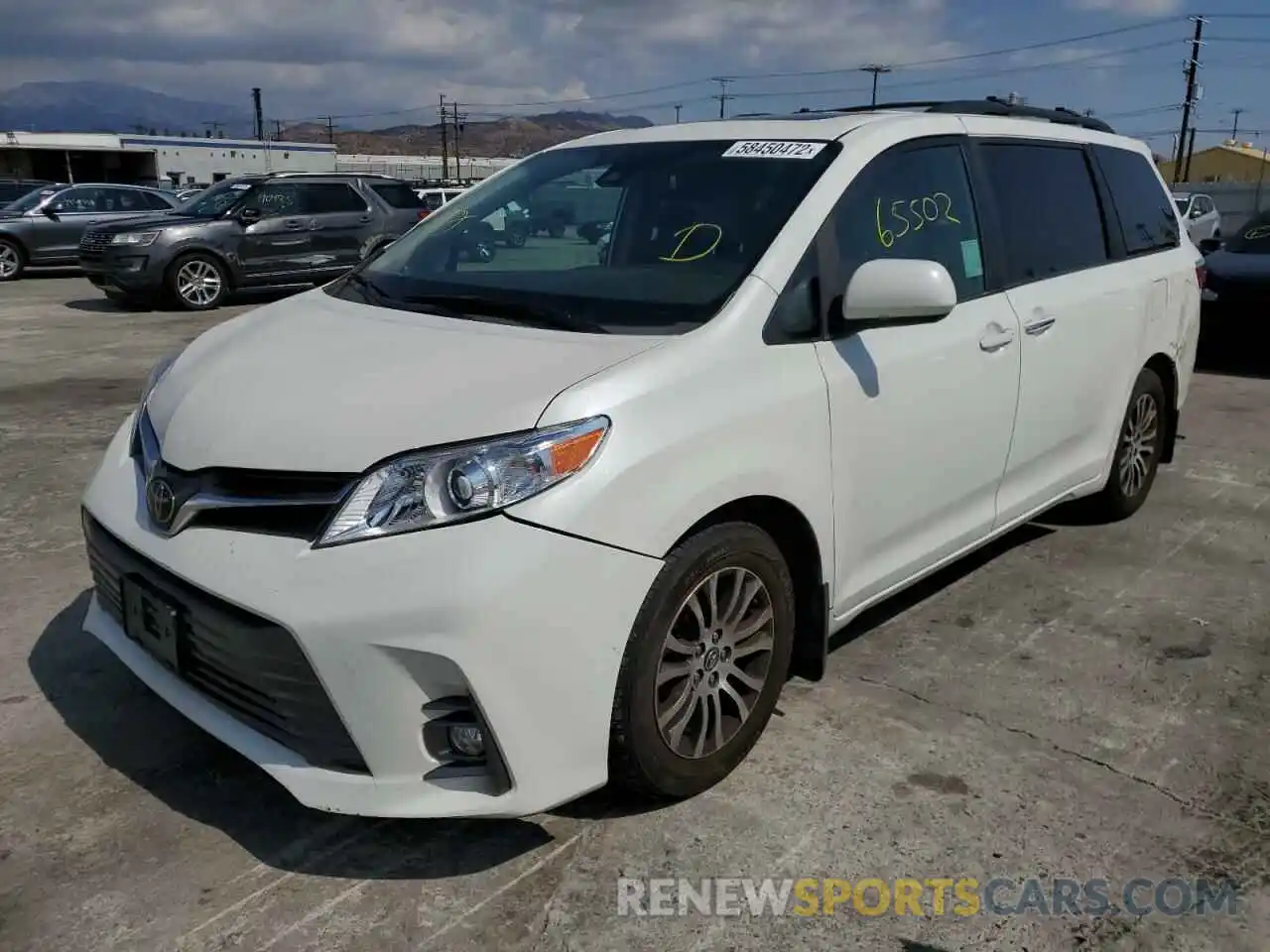 2 Photograph of a damaged car 5TDYZ3DC6KS017853 TOYOTA SIENNA 2019