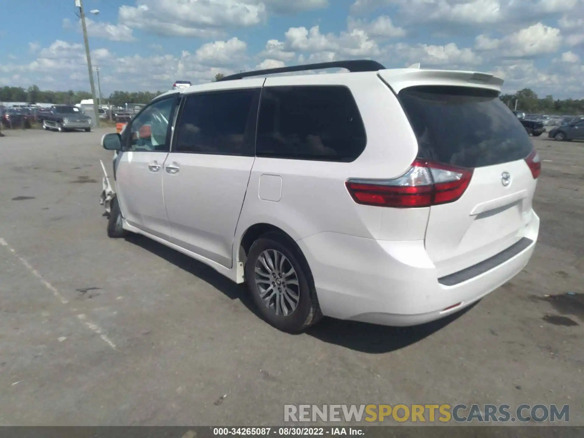 3 Photograph of a damaged car 5TDYZ3DC6KS020199 TOYOTA SIENNA 2019