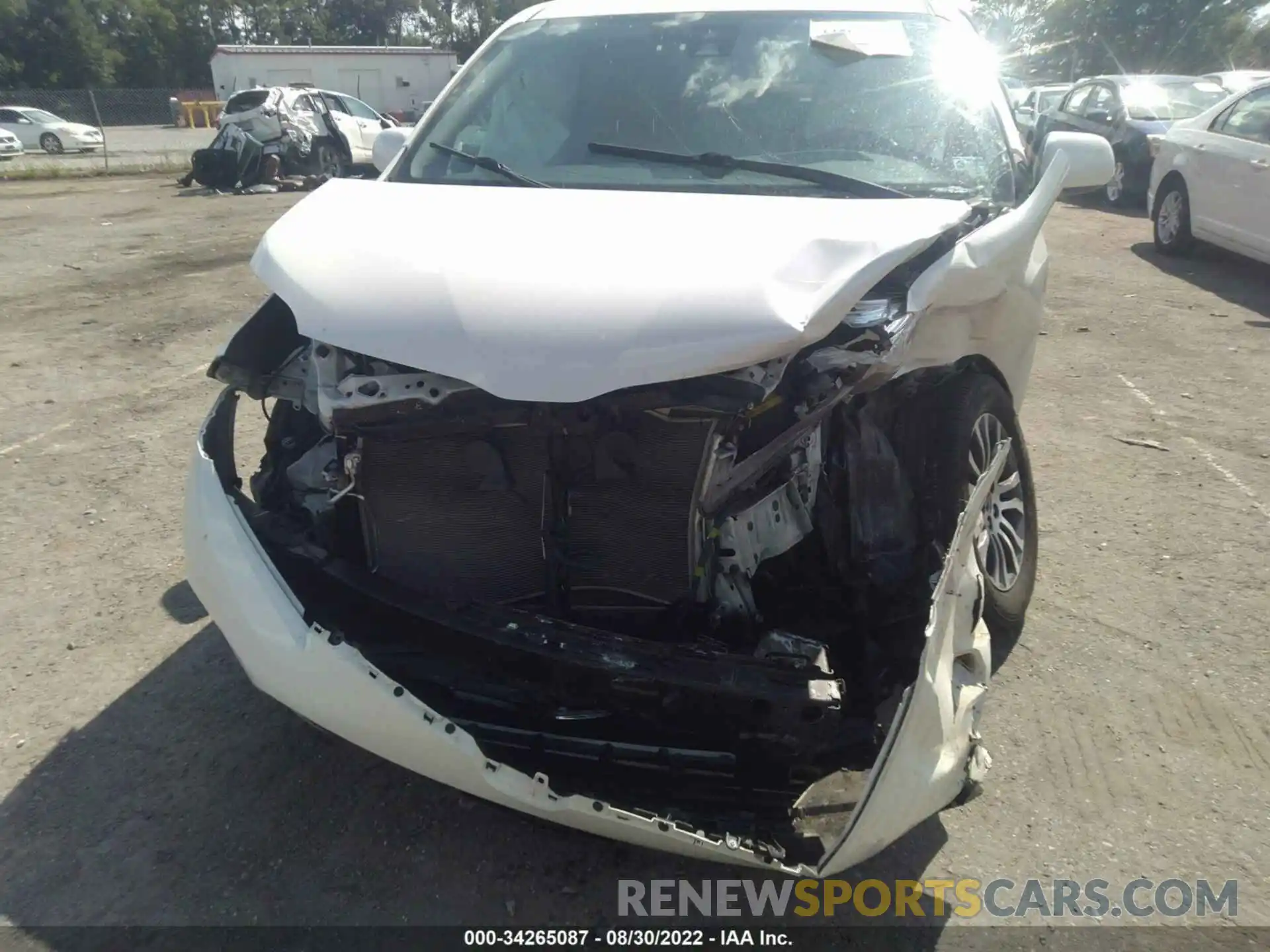 6 Photograph of a damaged car 5TDYZ3DC6KS020199 TOYOTA SIENNA 2019