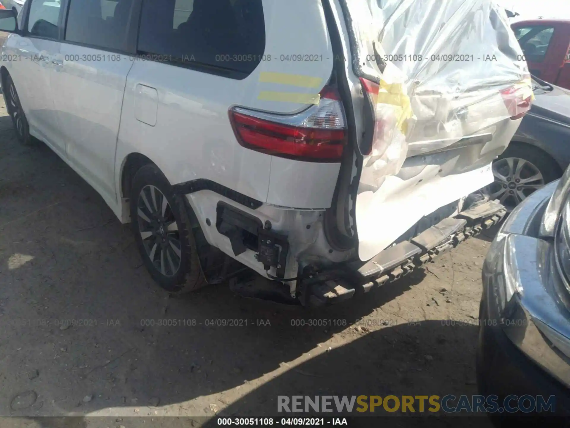 6 Photograph of a damaged car 5TDYZ3DC6KS966044 TOYOTA SIENNA 2019