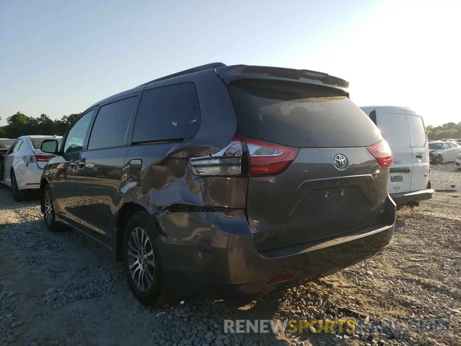 3 Photograph of a damaged car 5TDYZ3DC6KS966299 TOYOTA SIENNA 2019