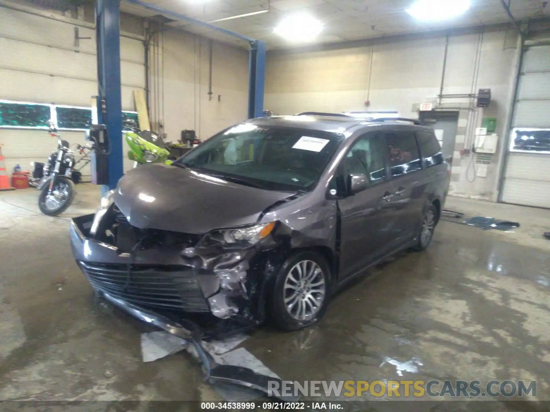 2 Photograph of a damaged car 5TDYZ3DC6KS972586 TOYOTA SIENNA 2019