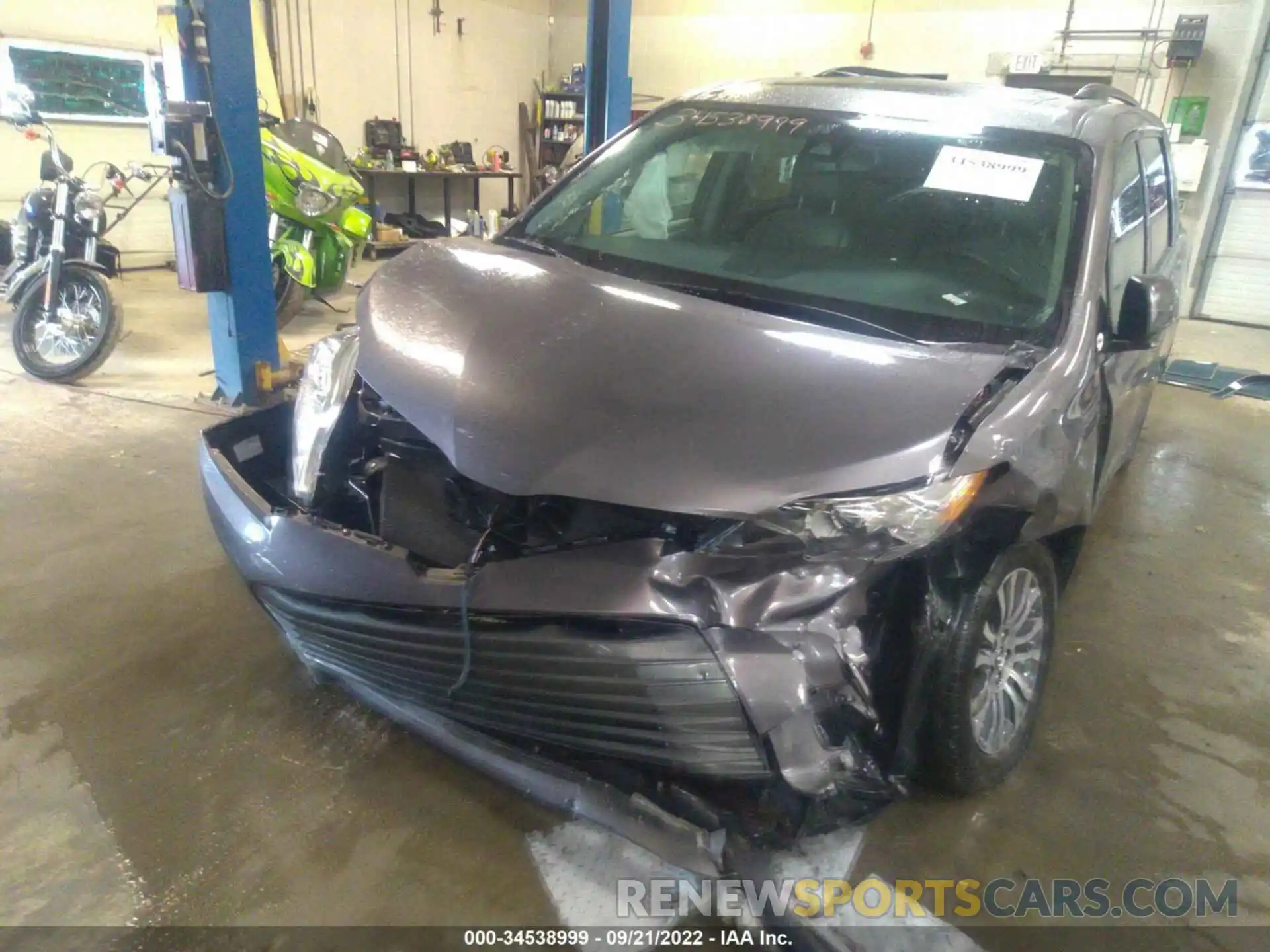 6 Photograph of a damaged car 5TDYZ3DC6KS972586 TOYOTA SIENNA 2019