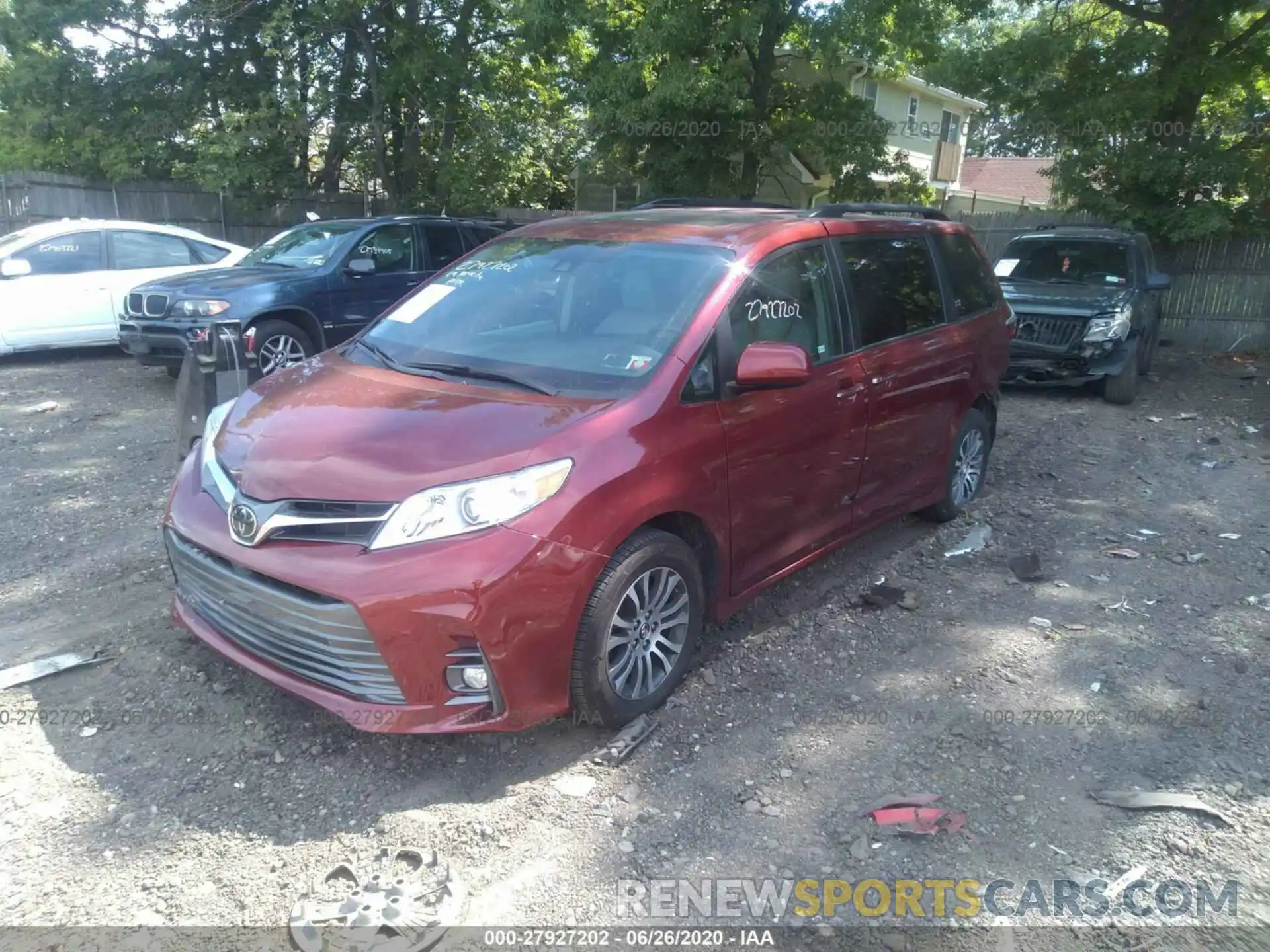 2 Фотография поврежденного автомобиля 5TDYZ3DC6KS972667 TOYOTA SIENNA 2019