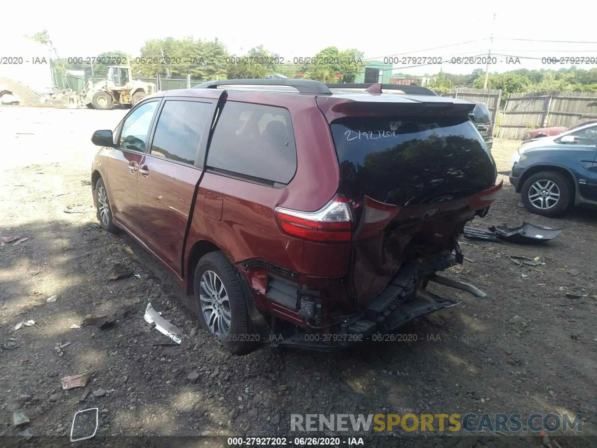 3 Photograph of a damaged car 5TDYZ3DC6KS972667 TOYOTA SIENNA 2019