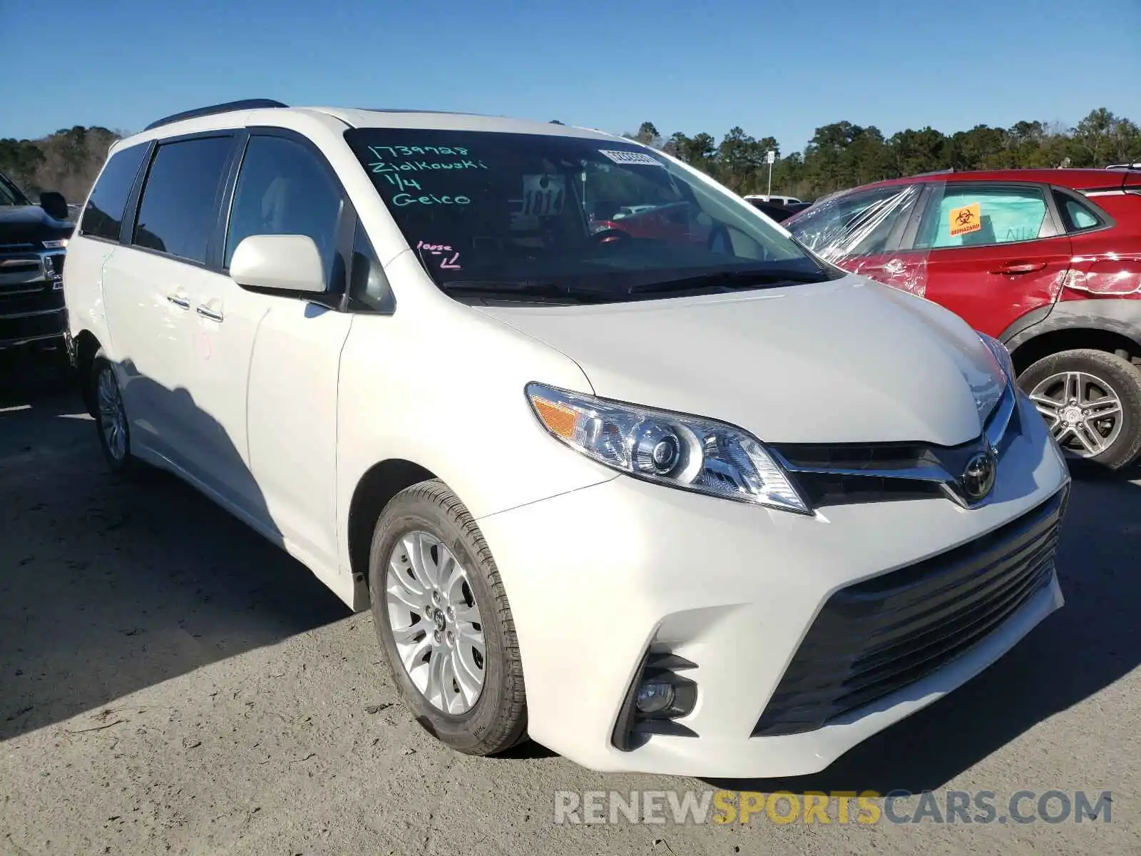 1 Photograph of a damaged car 5TDYZ3DC6KS974810 TOYOTA SIENNA 2019